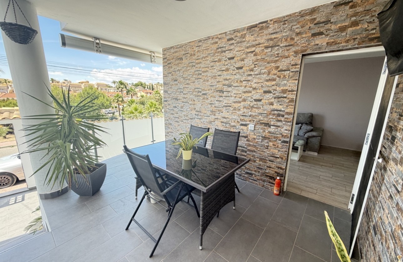 Sprzedaż - Apartament / Mieszkanie -
Villamartín