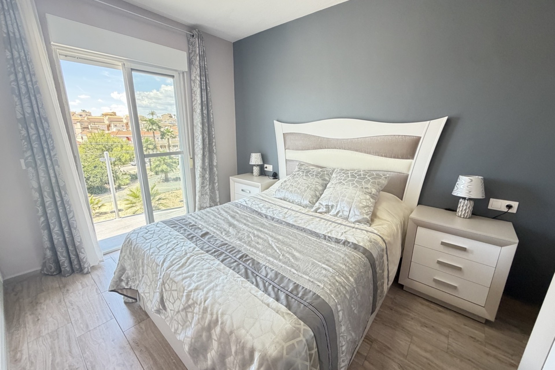 Sprzedaż - Apartament / Mieszkanie -
Villamartín