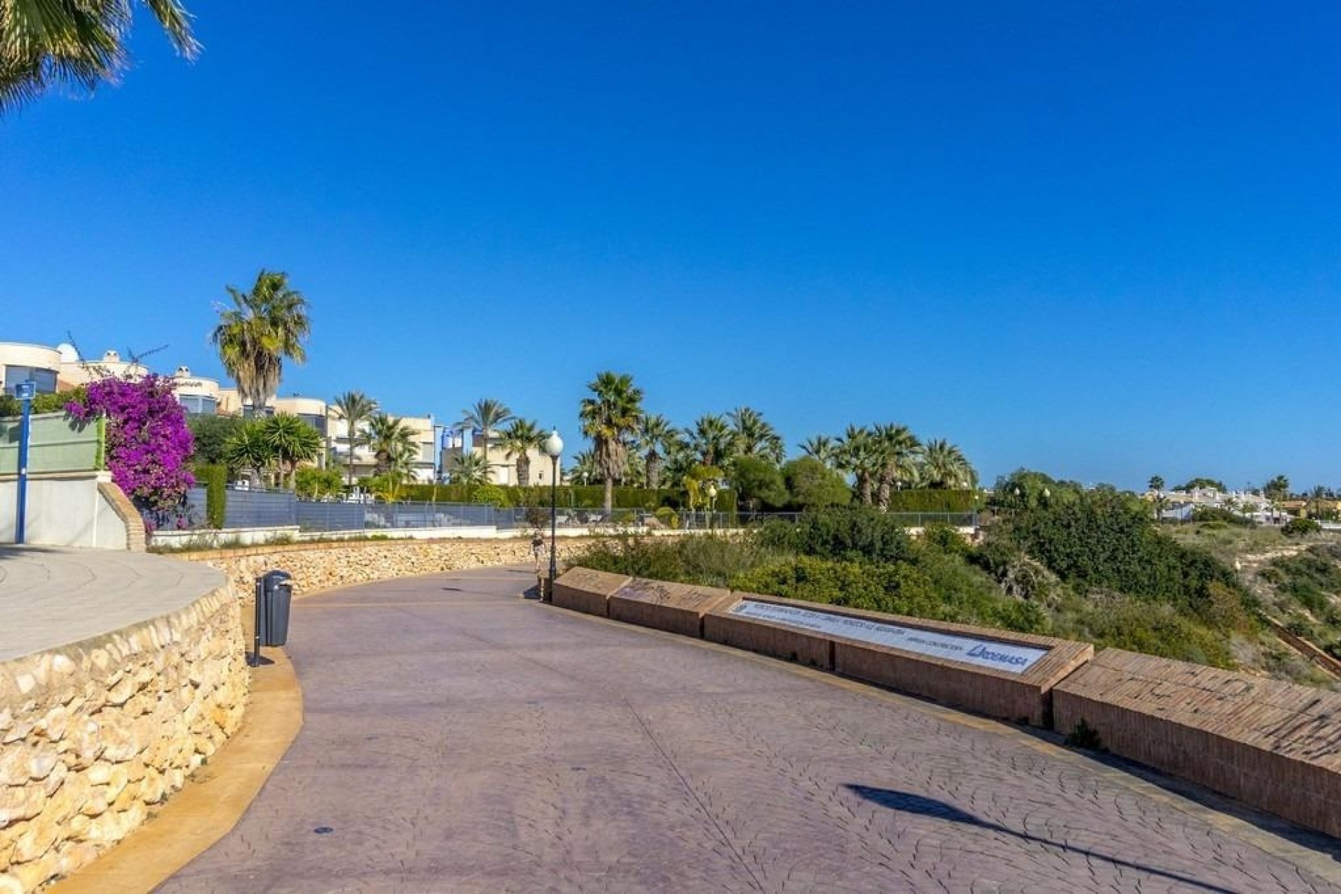 Sprzedaż - Dom miejski -
Cabo Roig