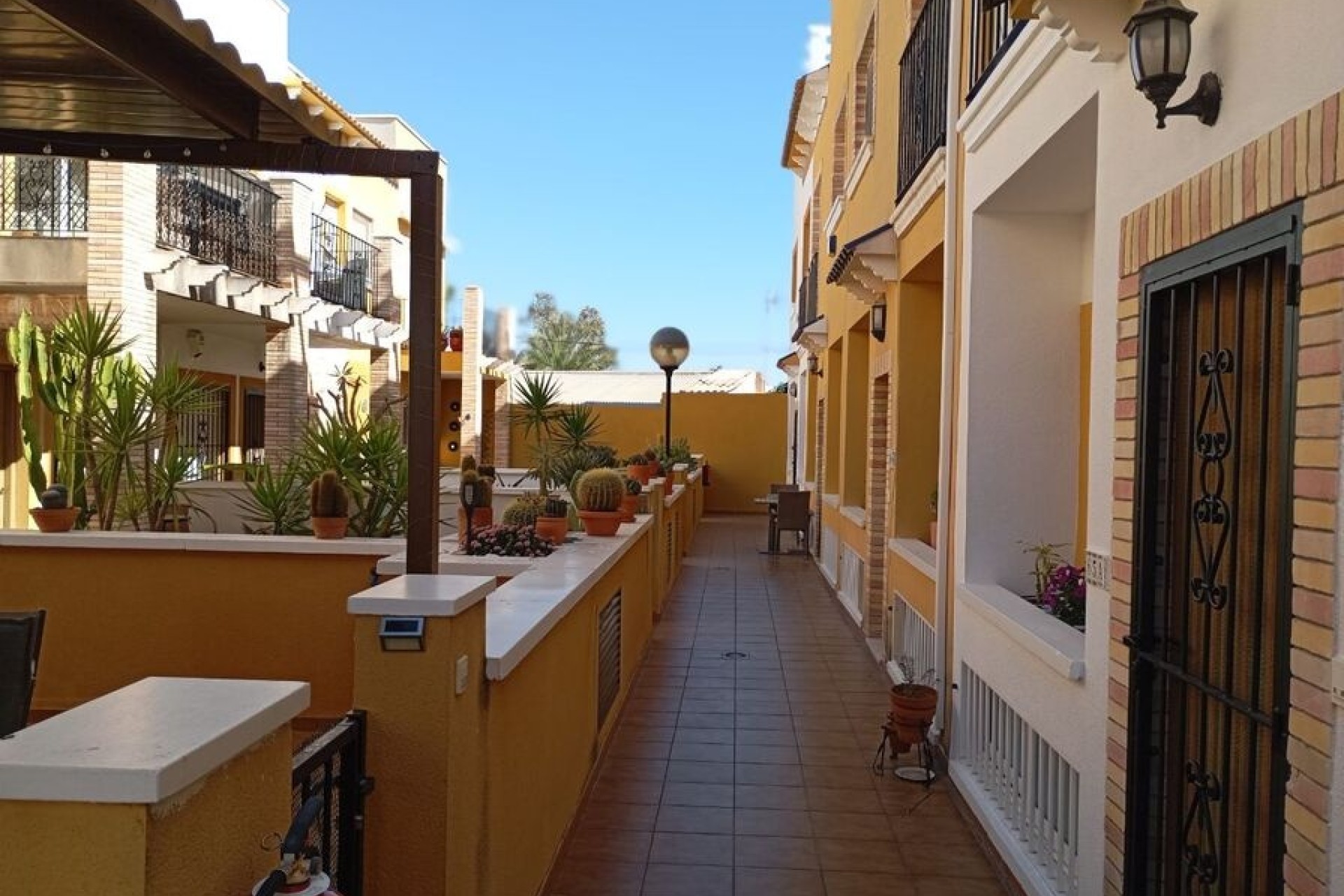 Sprzedaż - Dom miejski -
Catral - Costa Blanca