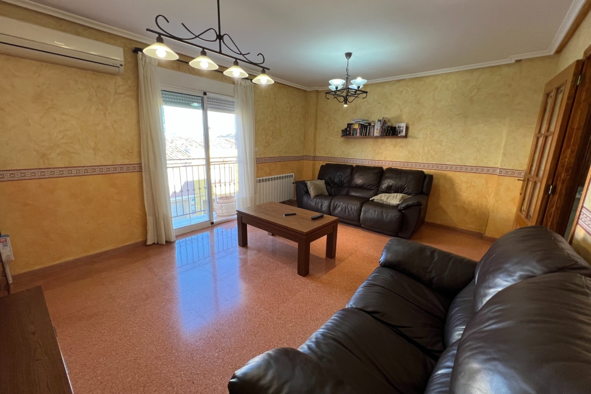 Sprzedaż - Dom miejski -
Hondón de las Nieves