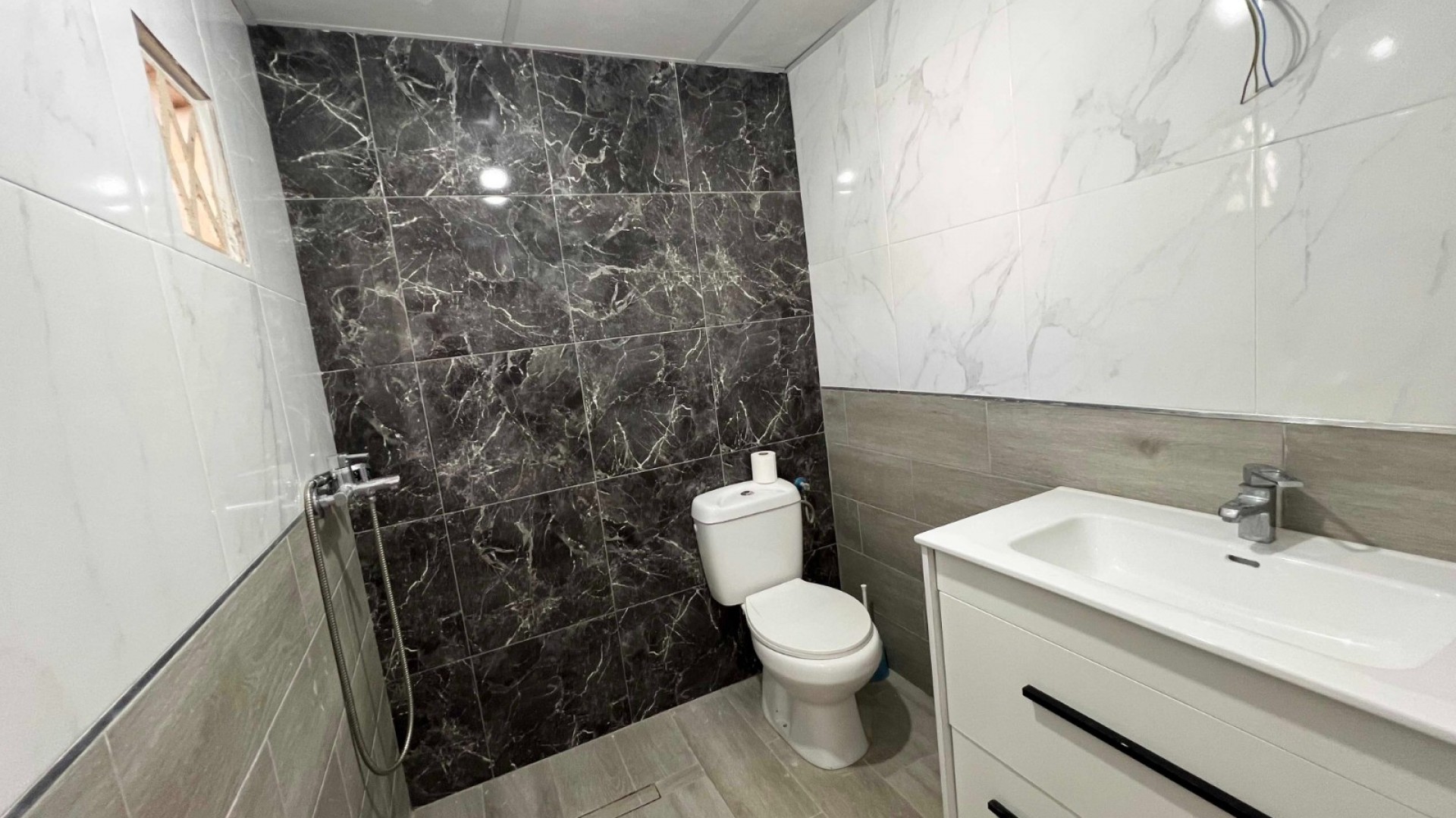 Sprzedaż - Dom miejski -
Hondón de los Fráiles