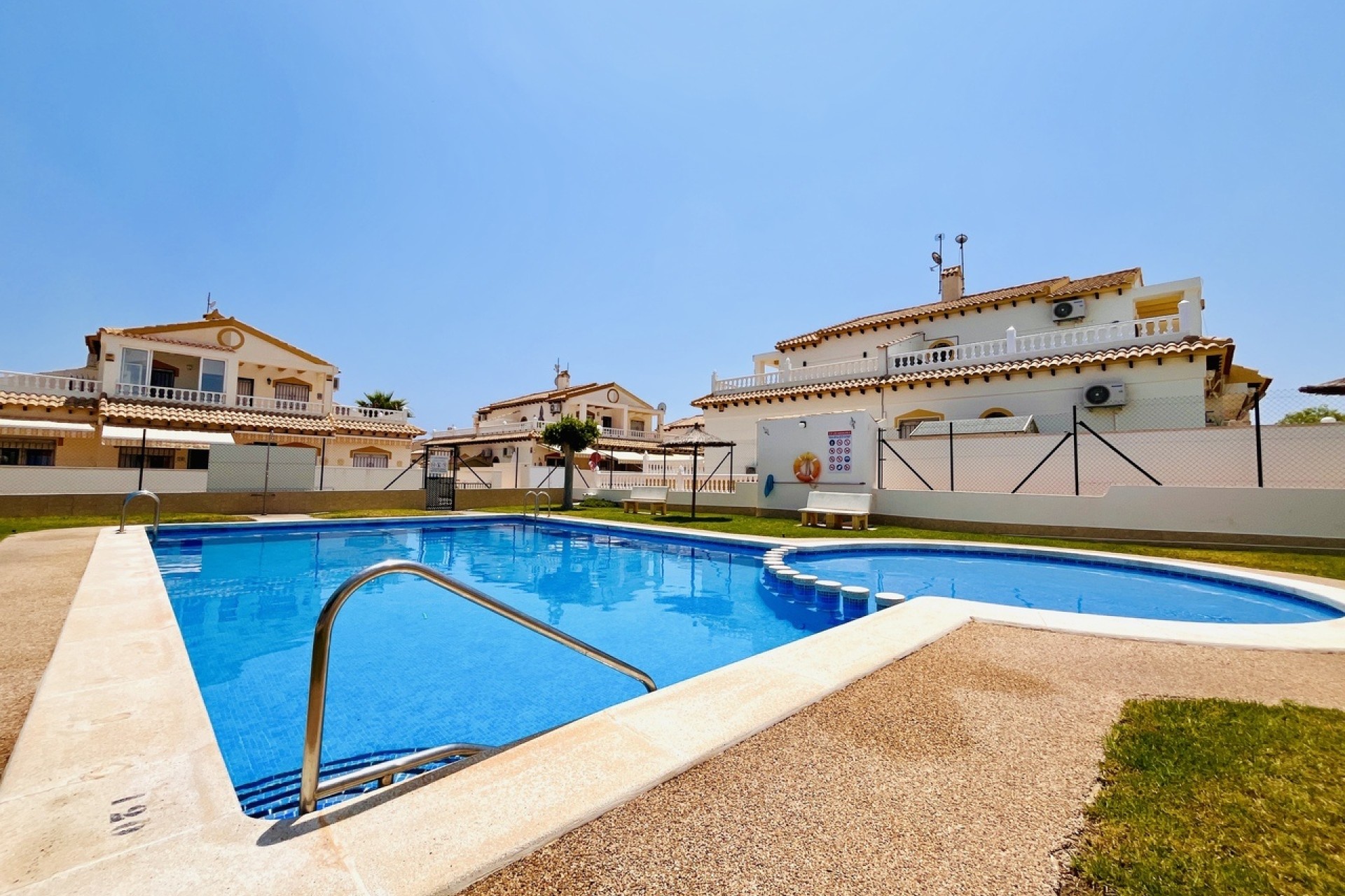 Sprzedaż - Dom miejski -
Los Altos - Costa Blanca