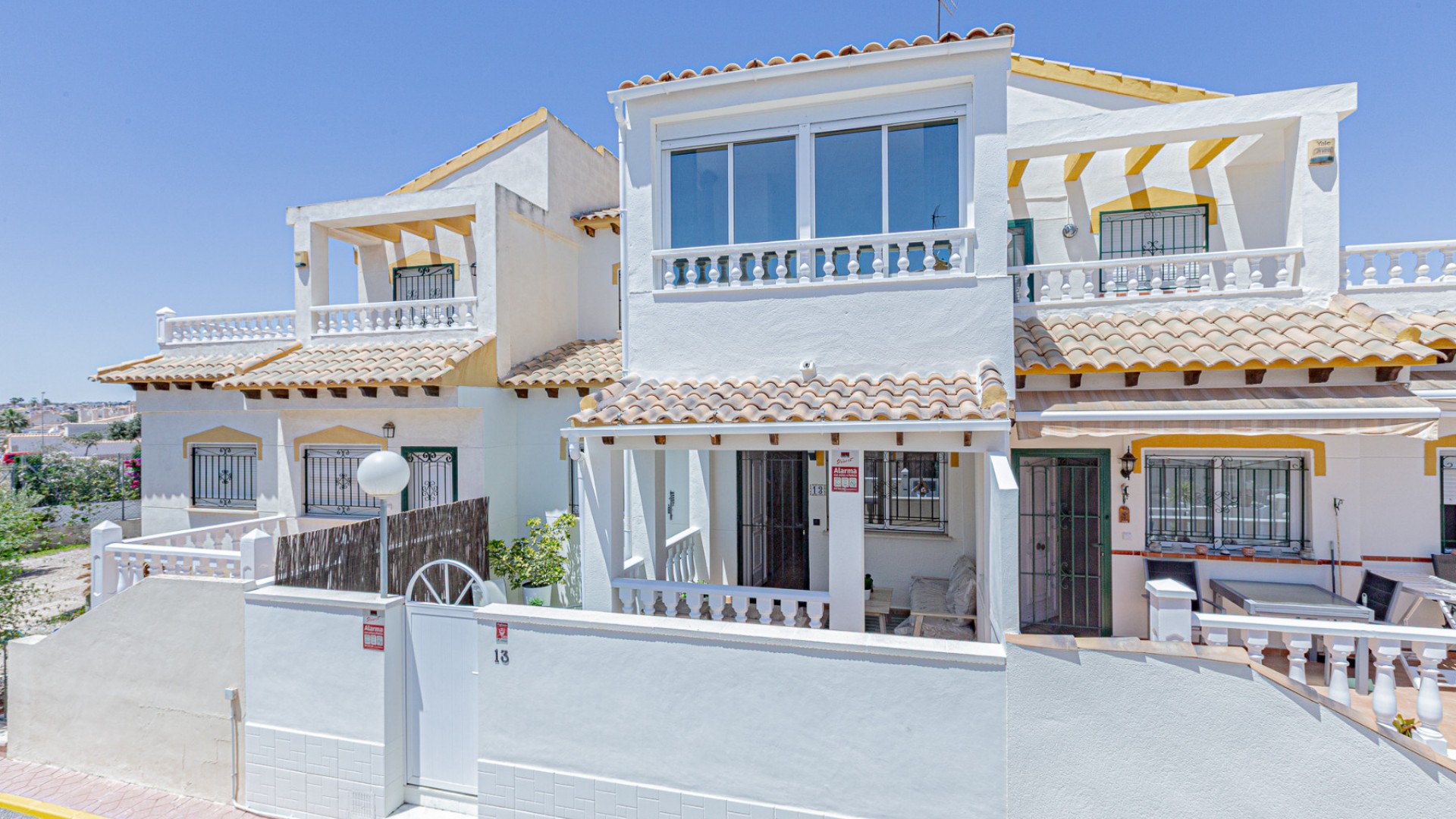 Sprzedaż - Dom miejski -
Los Altos