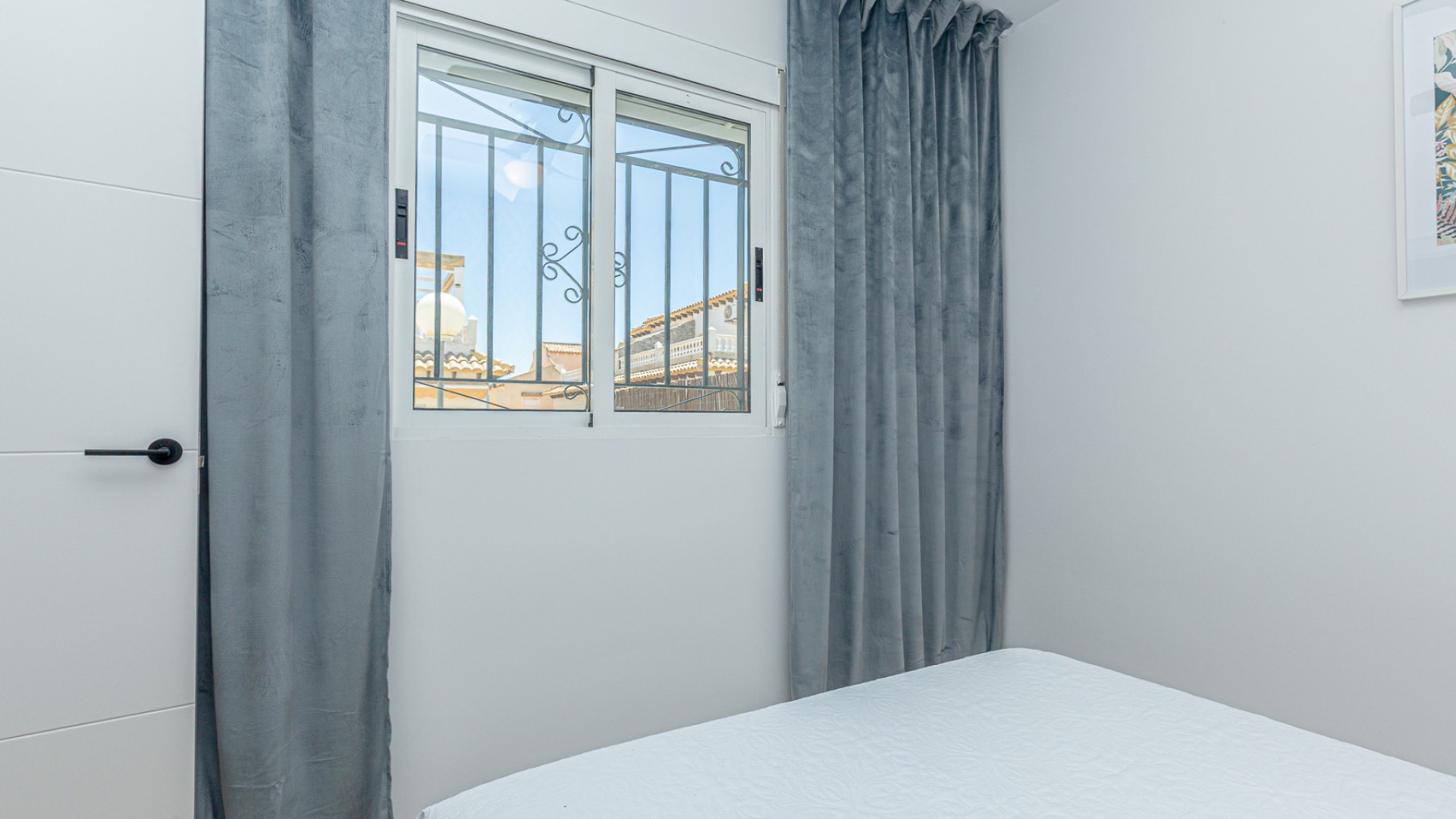 Sprzedaż - Dom miejski -
Los Altos