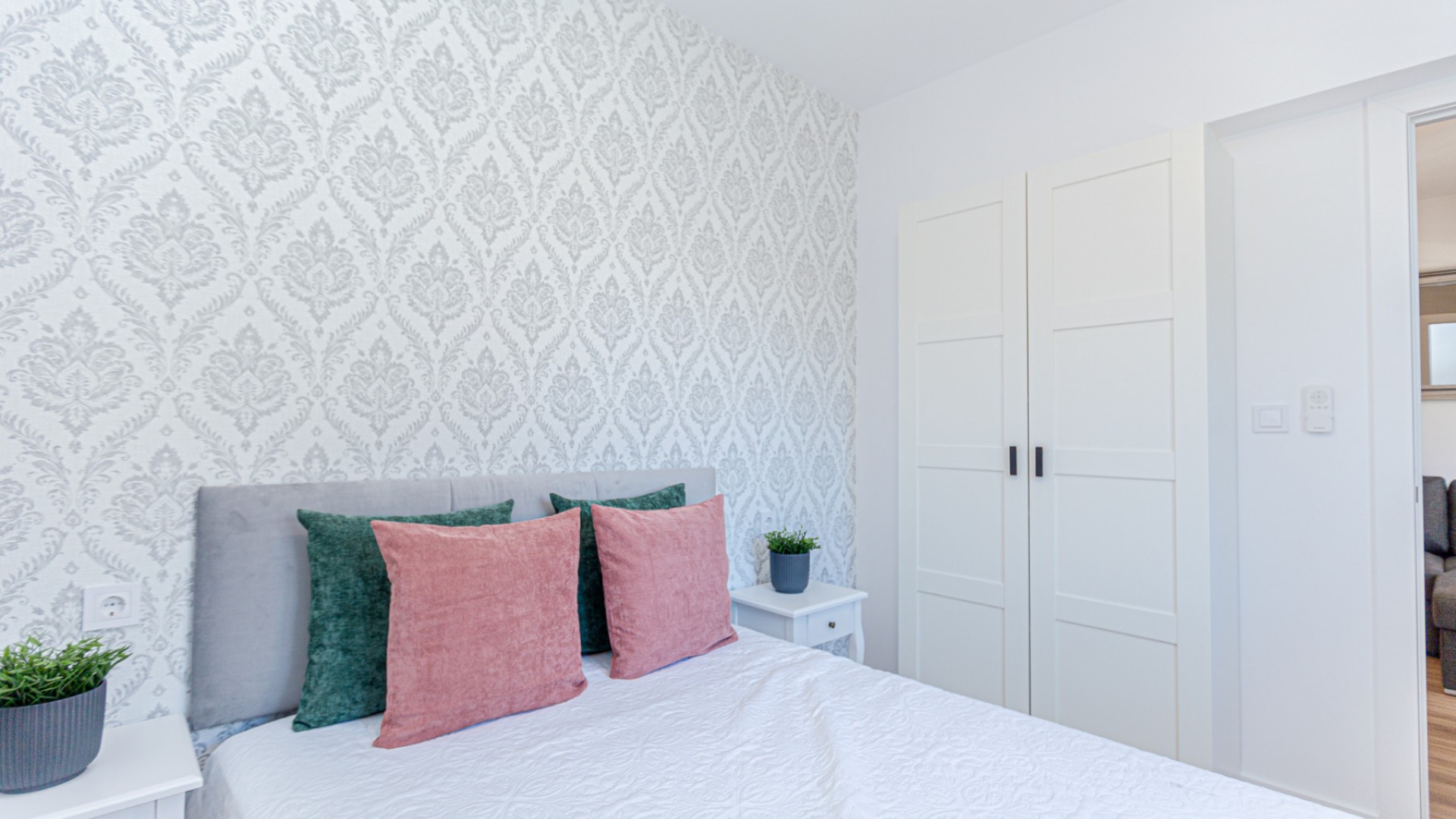 Sprzedaż - Dom miejski -
Los Altos