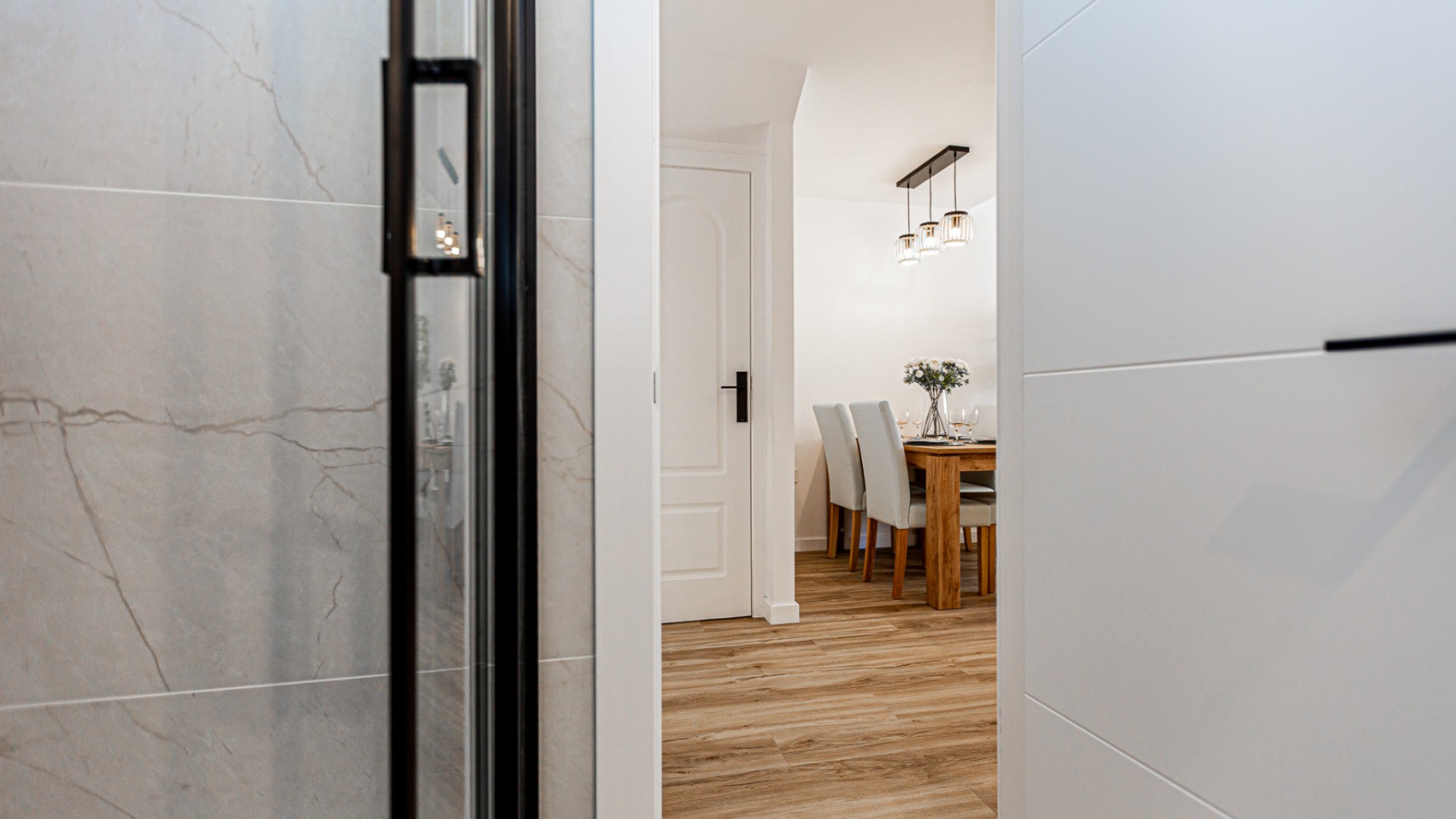 Sprzedaż - Dom miejski -
Los Altos