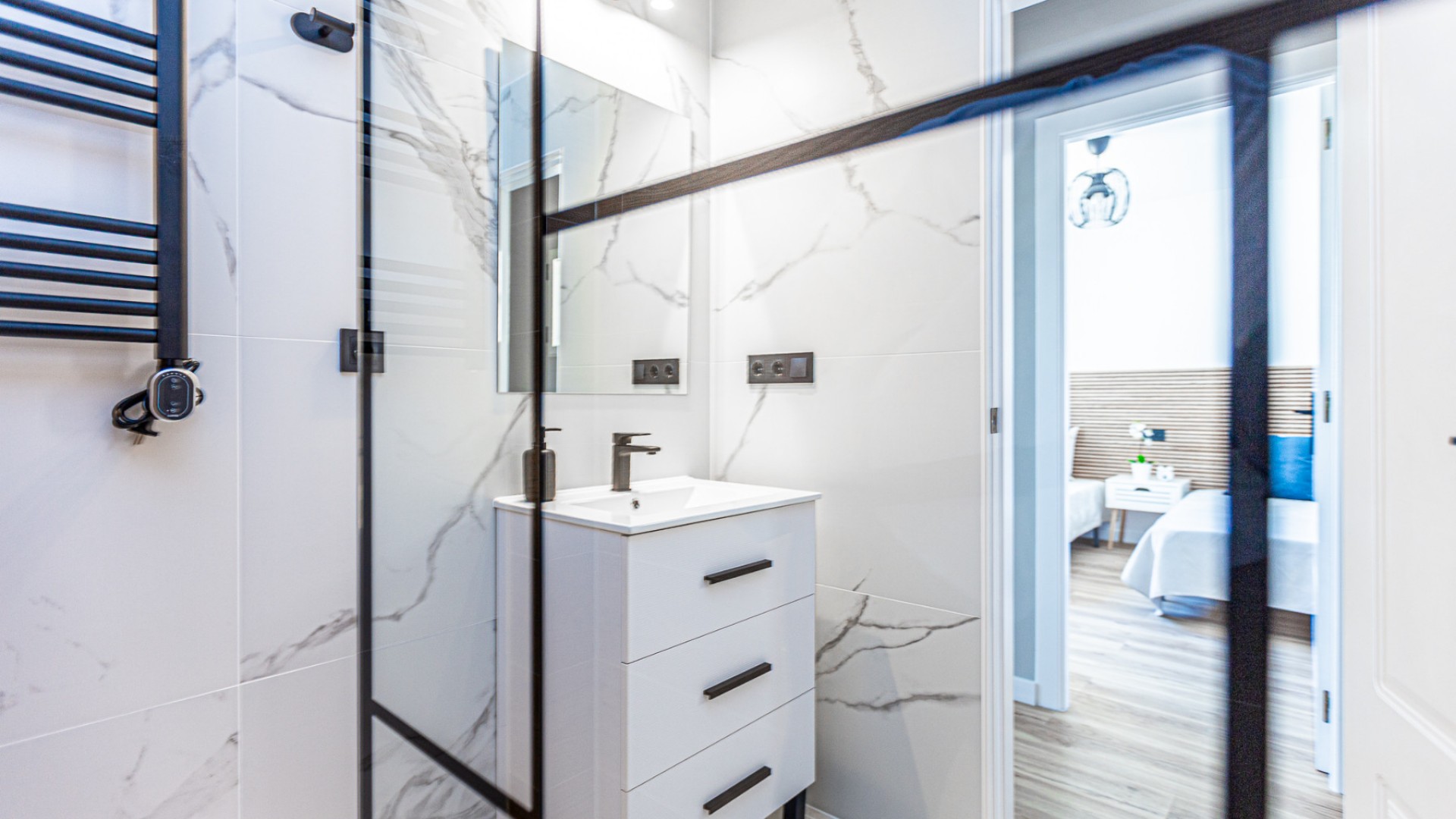 Sprzedaż - Dom miejski -
Los Altos