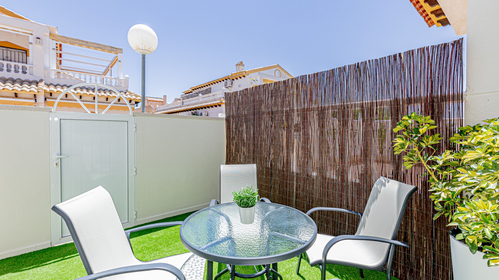 Sprzedaż - Dom miejski -
Los Altos