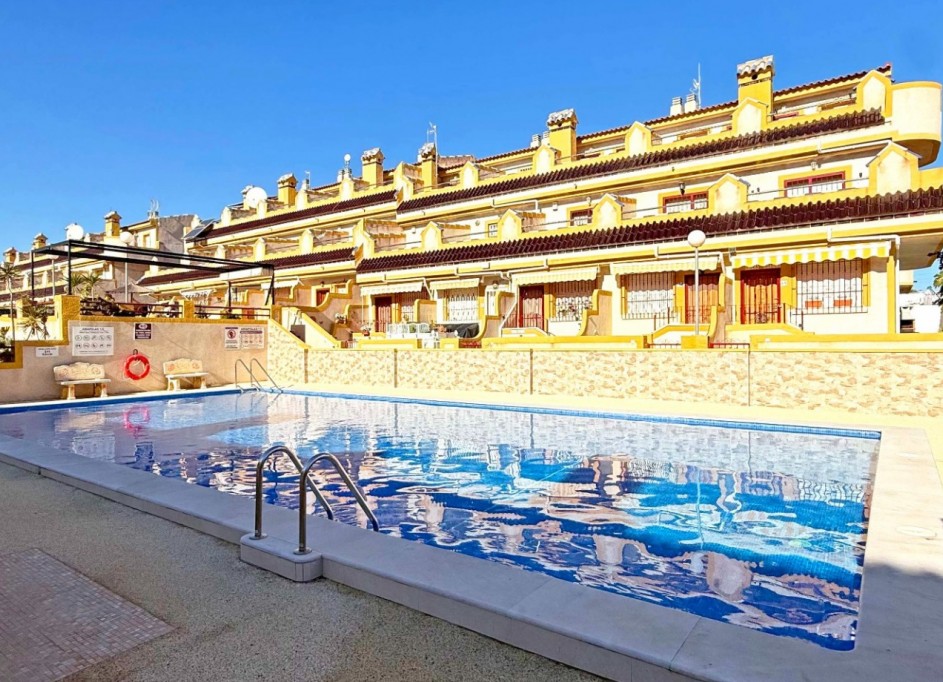 Sprzedaż - Dom miejski -
Orihuela Costa - Los Altos