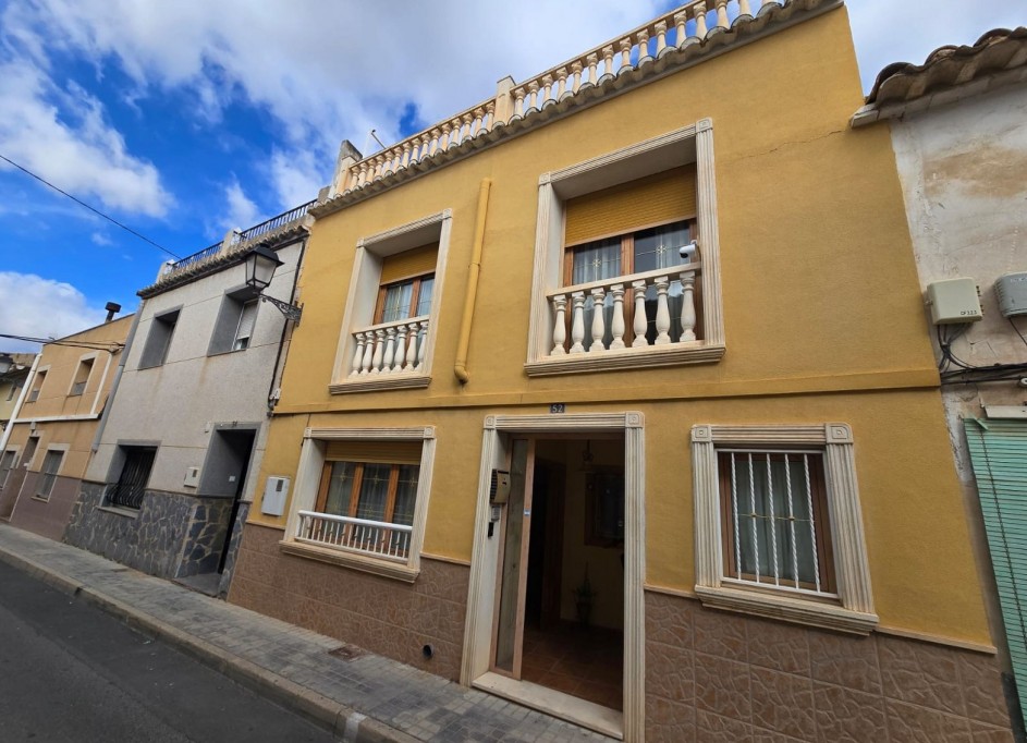 Sprzedaż - Dom miejski -
SAX