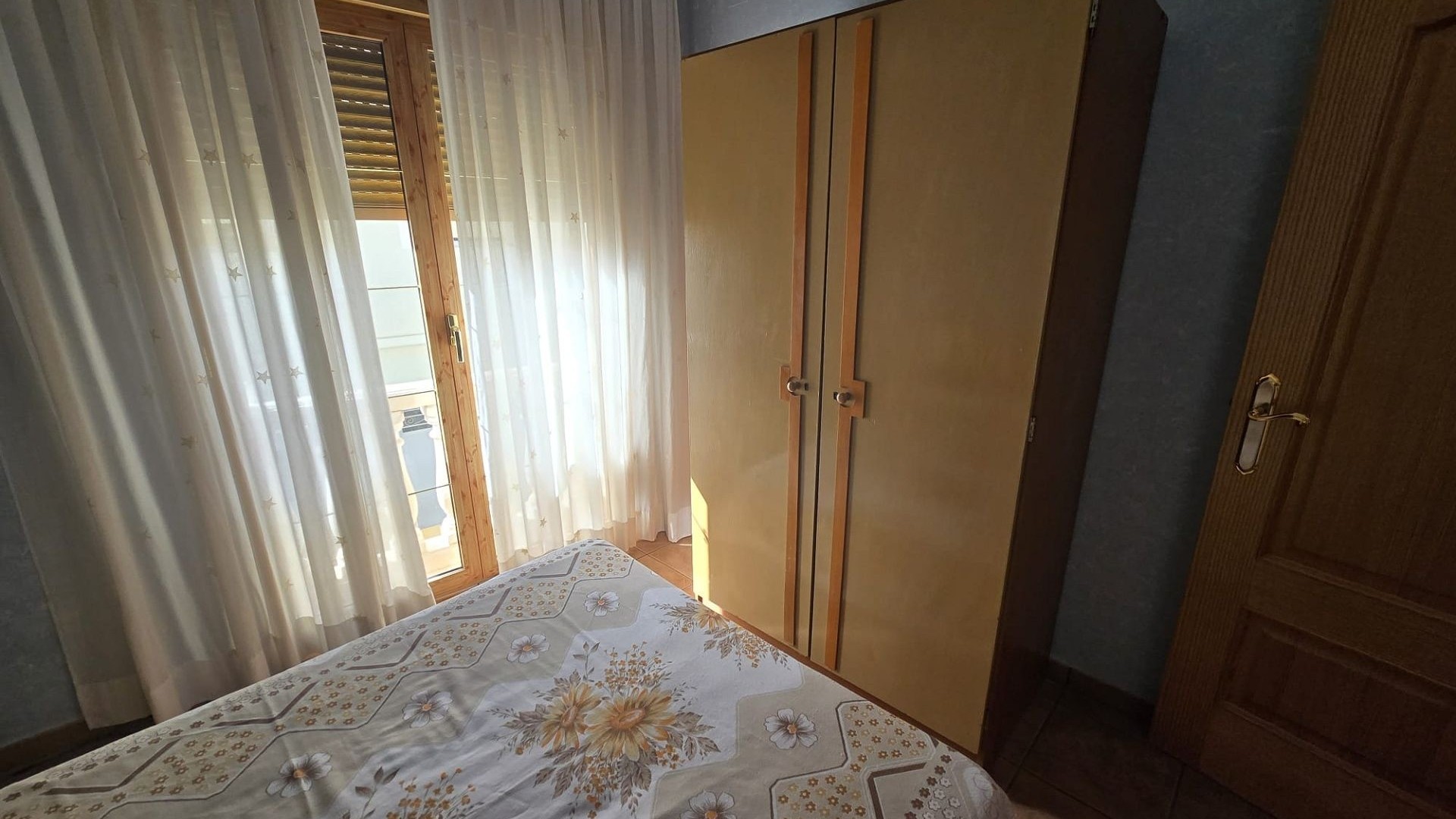 Sprzedaż - Dom miejski -
SAX