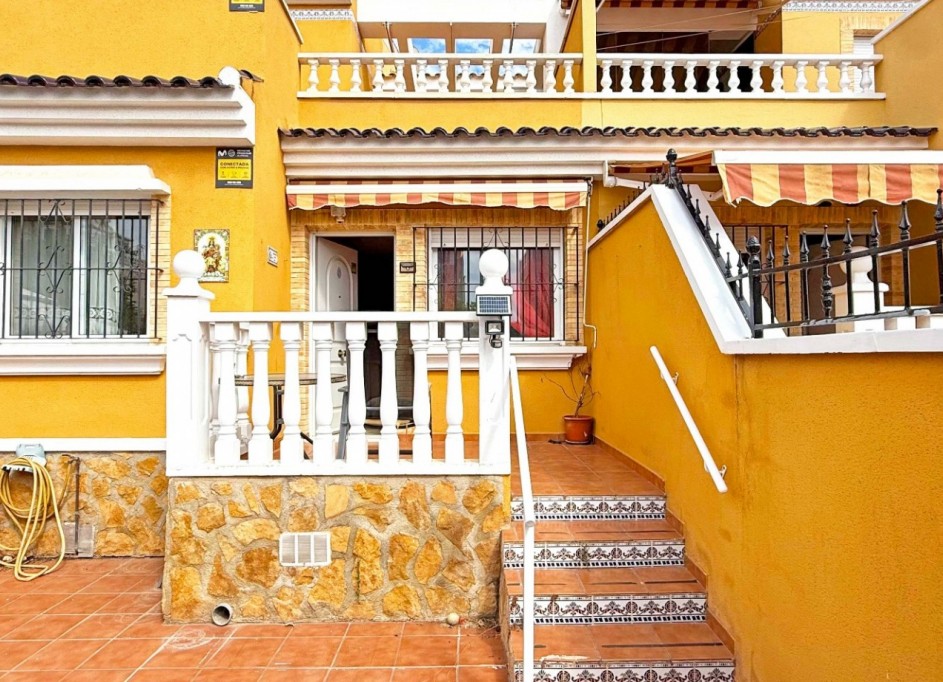 Sprzedaż - Dom miejski -
Torrevieja - La Siesta - El Salado -  Torreta