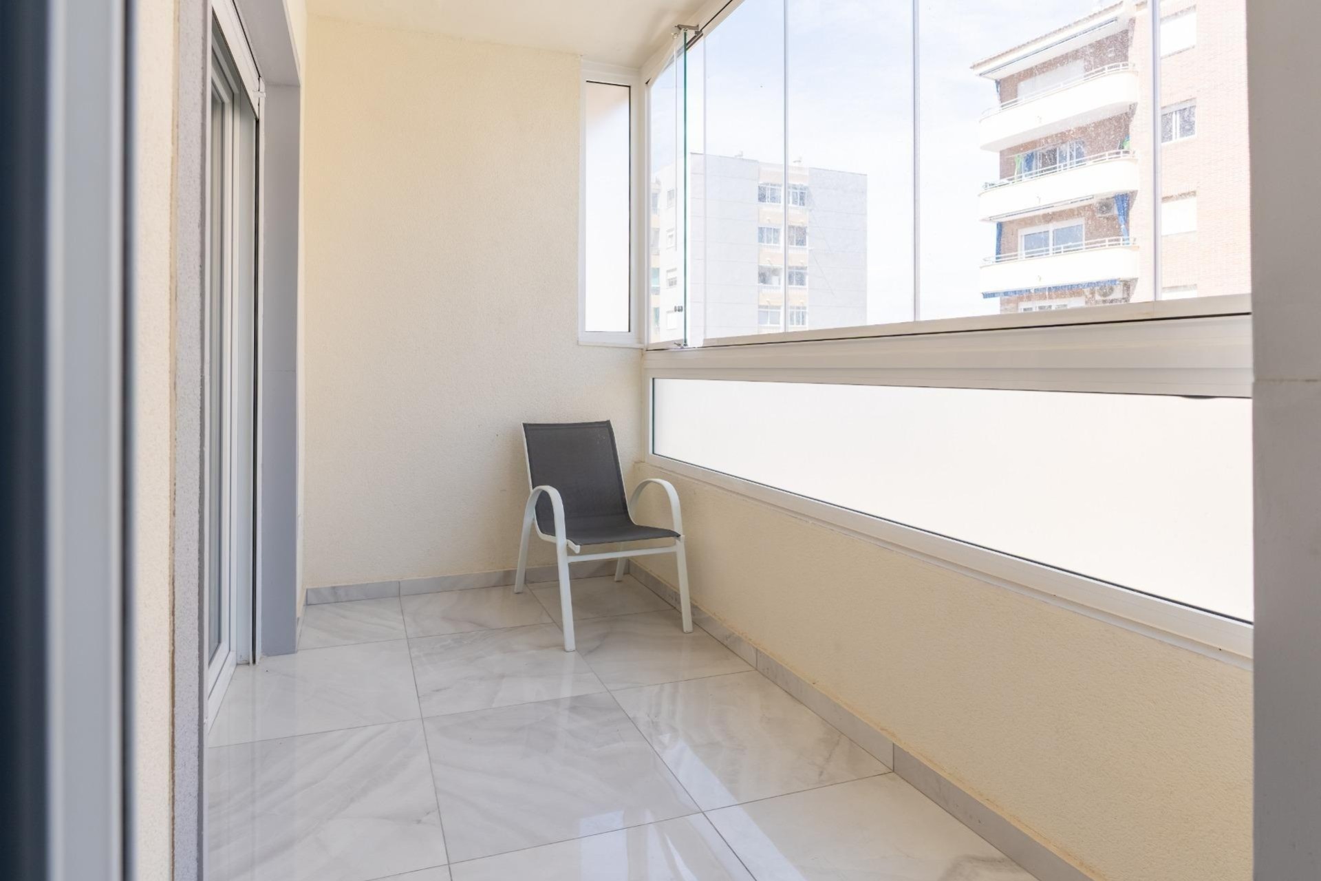 Sprzedaż - Dom miejski -
Torrevieja - Punta Prima