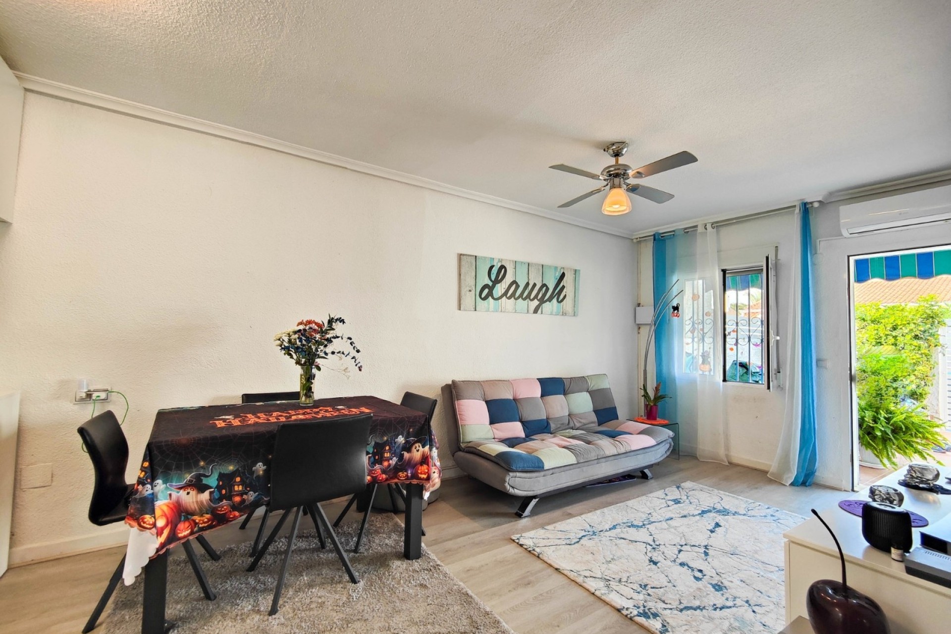 Sprzedaż - Dom miejski -
Torrevieja - Torreta - Salado