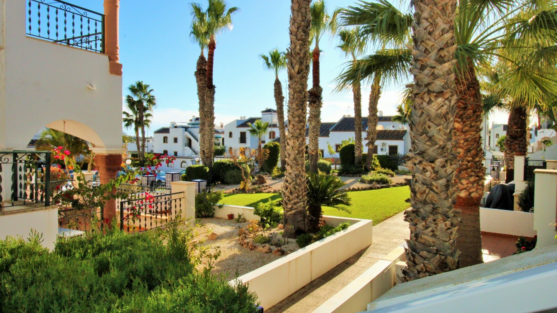 Sprzedaż - Dom miejski -
Villamartín - PAU 8