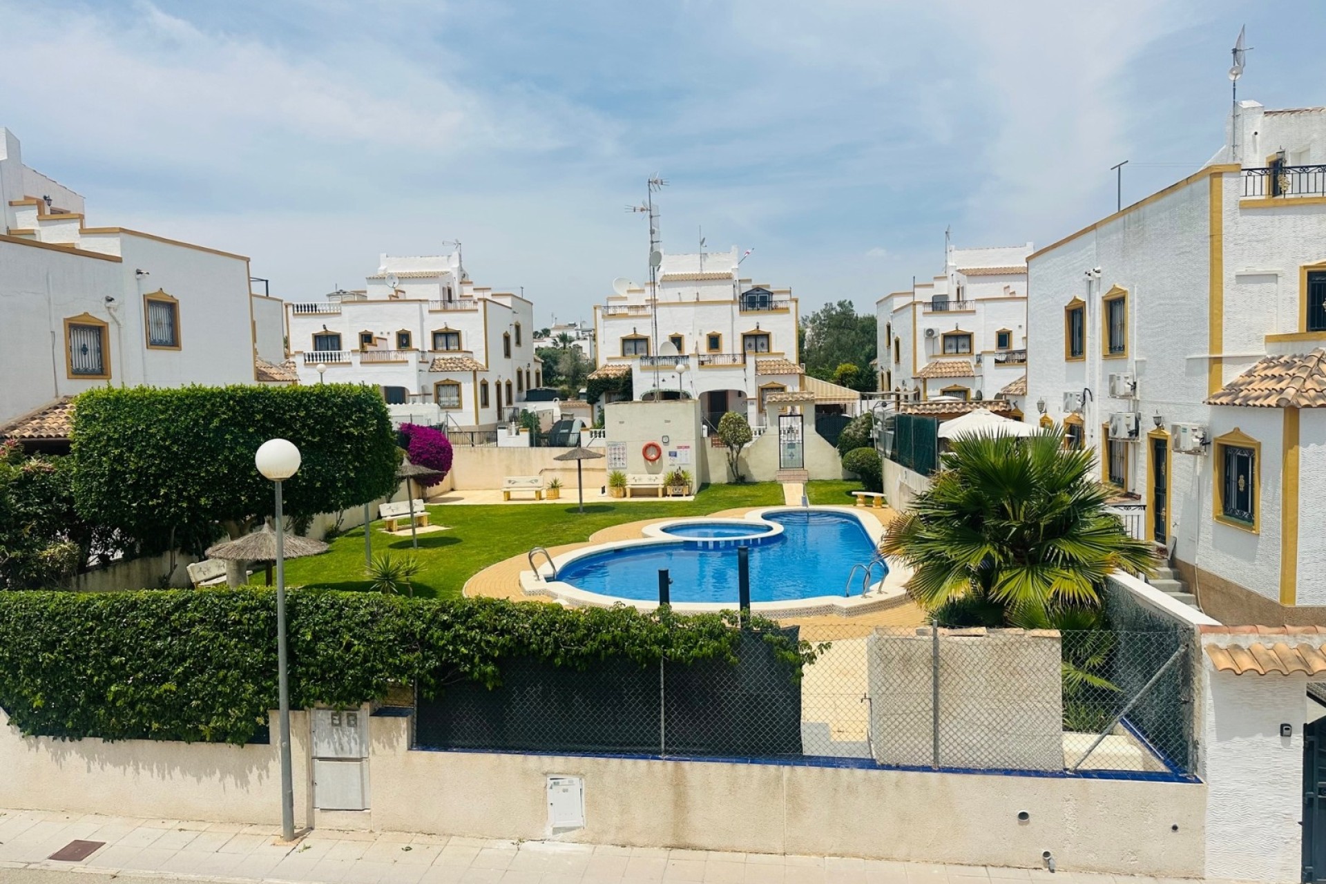 Sprzedaż - Dom szeregowy -
Orihuela - Entre Naranjos - Vistabella Golf