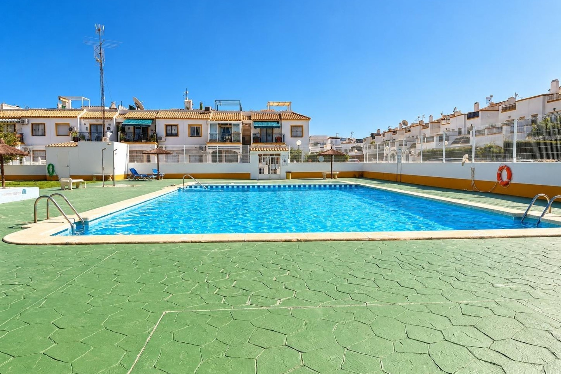 Sprzedaż - Dom szeregowy -
Torrevieja - El Limonar