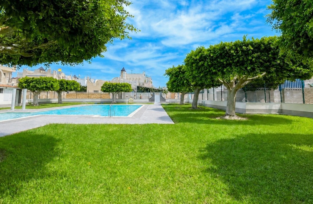 Sprzedaż - Dom szeregowy -
Torrevieja - La Siesta
