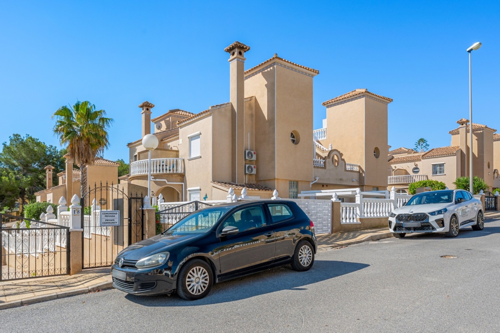 Sprzedaż - Dom szeregowy -
Villamartín - Costa Blanca