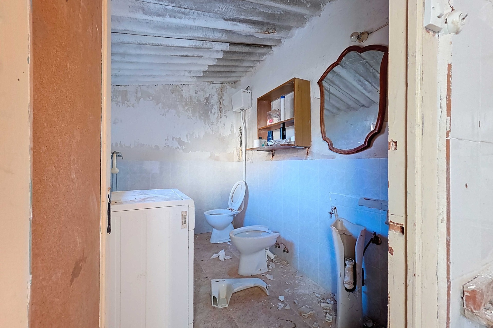 Sprzedaż - Dwór -
Torre Del Rico