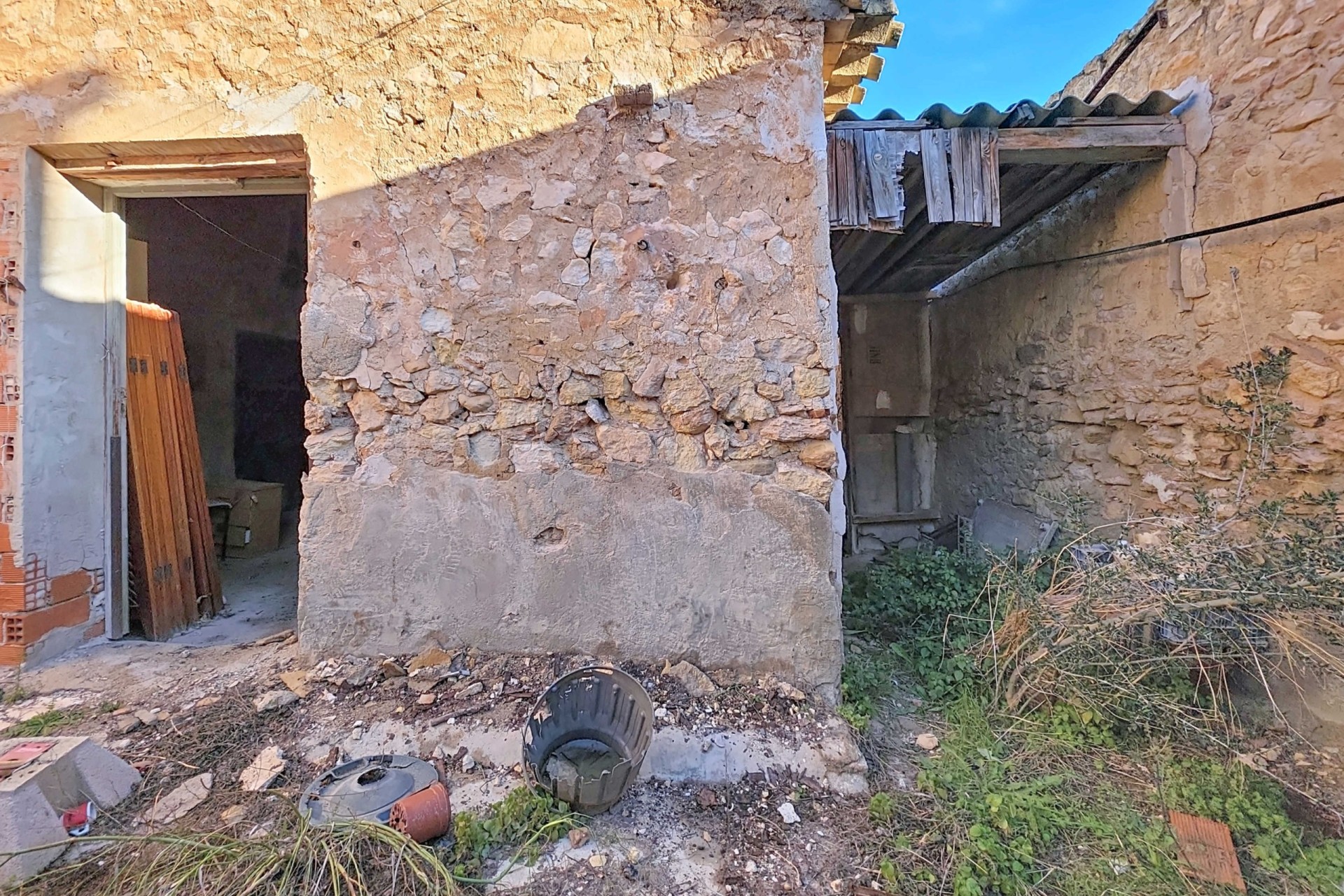 Sprzedaż - Dwór -
Torre Del Rico