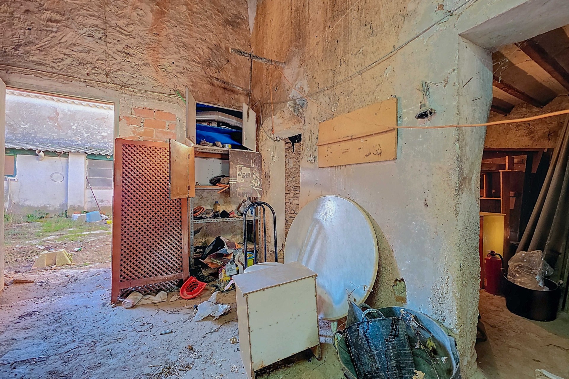 Sprzedaż - Dwór -
Torre Del Rico