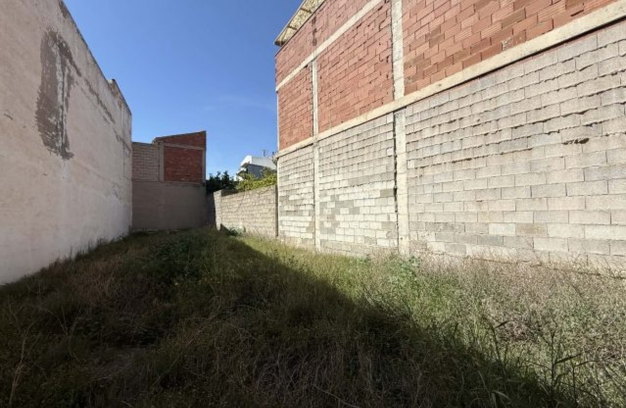 Sprzedaż - Działka / Grunt -
La Romana