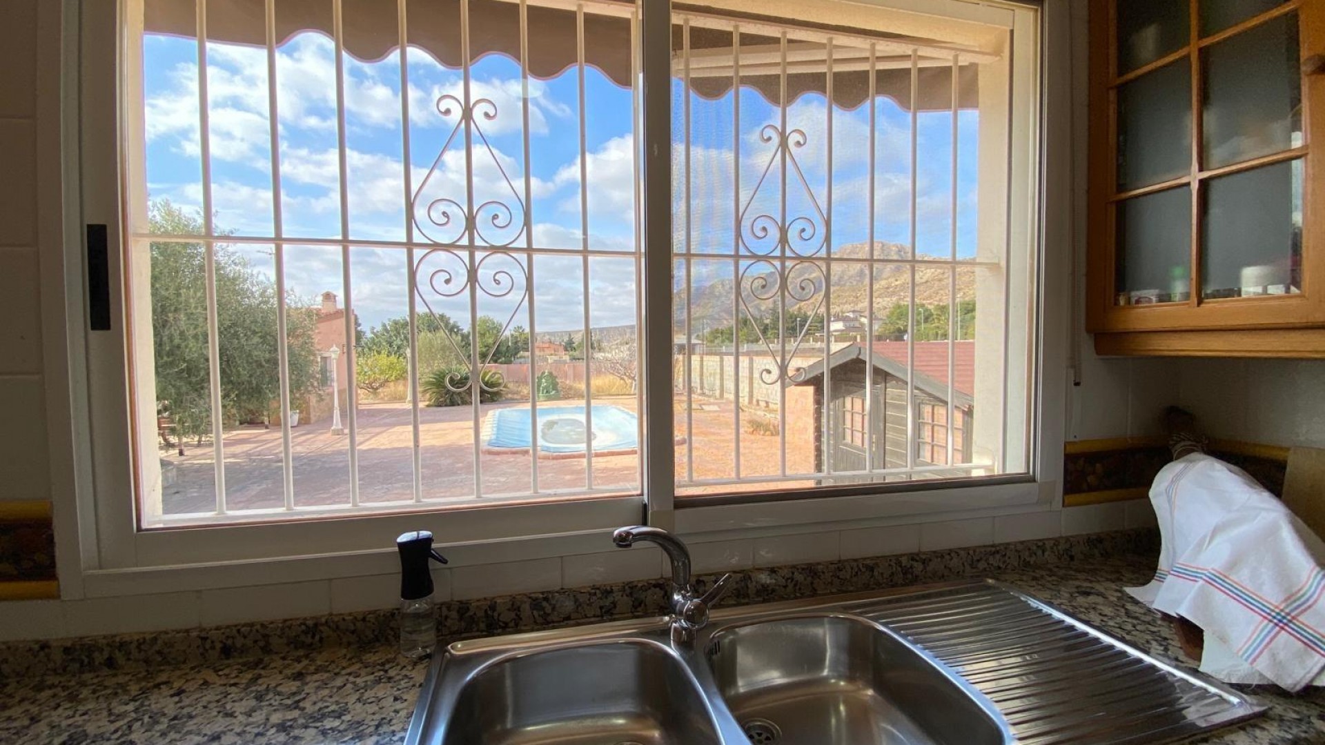 Sprzedaż - Finca nieruchomość wiejska -
Alicante