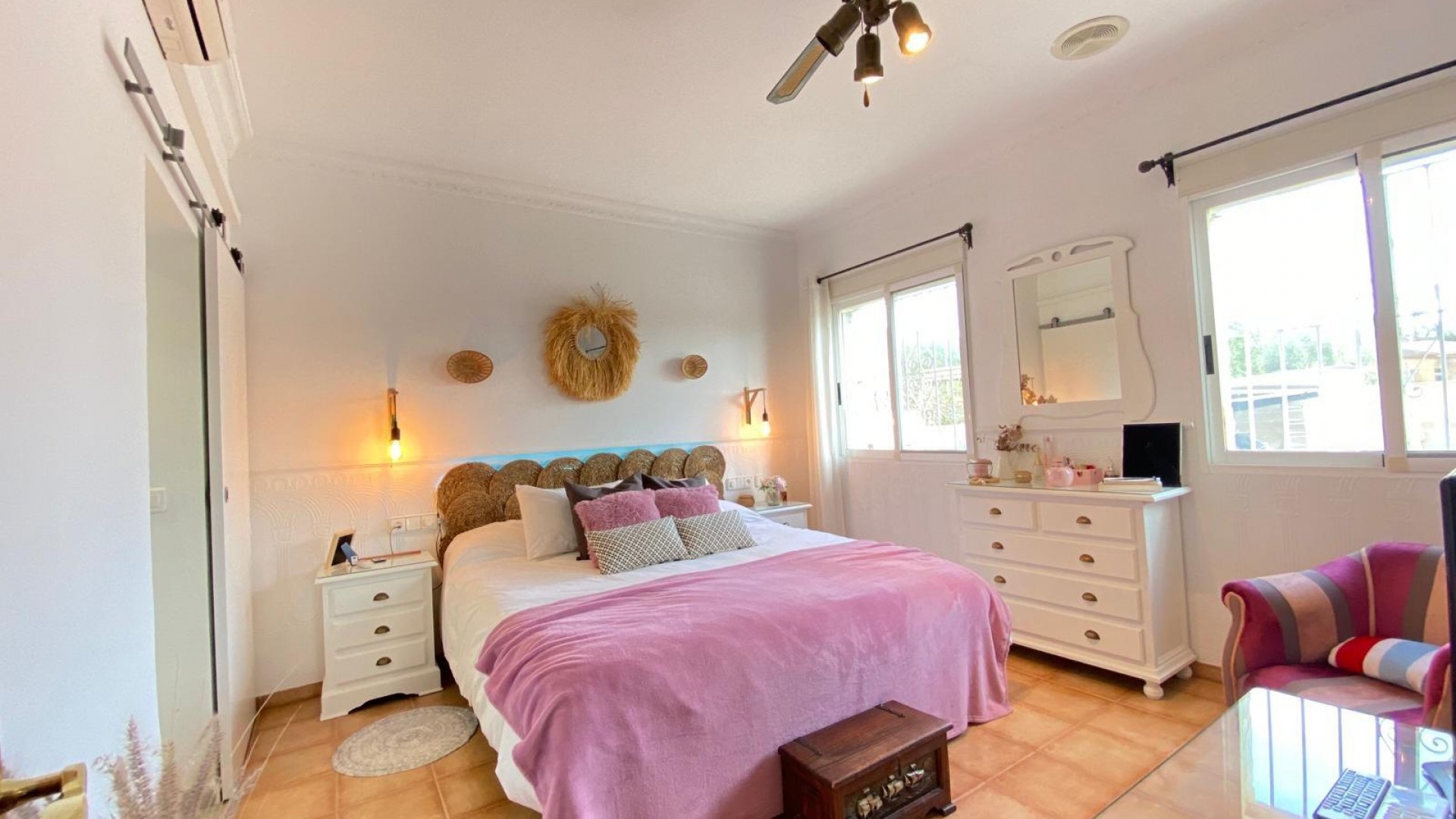 Sprzedaż - Finca nieruchomość wiejska -
Alicante