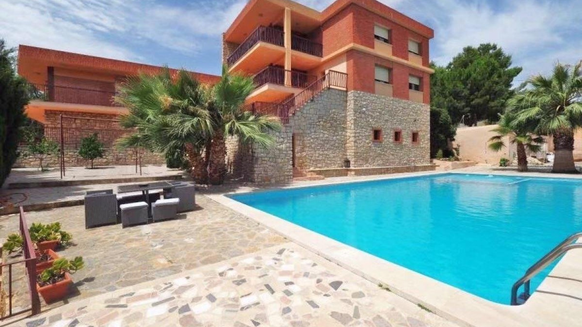 Sprzedaż - Finca nieruchomość wiejska -
Alicante