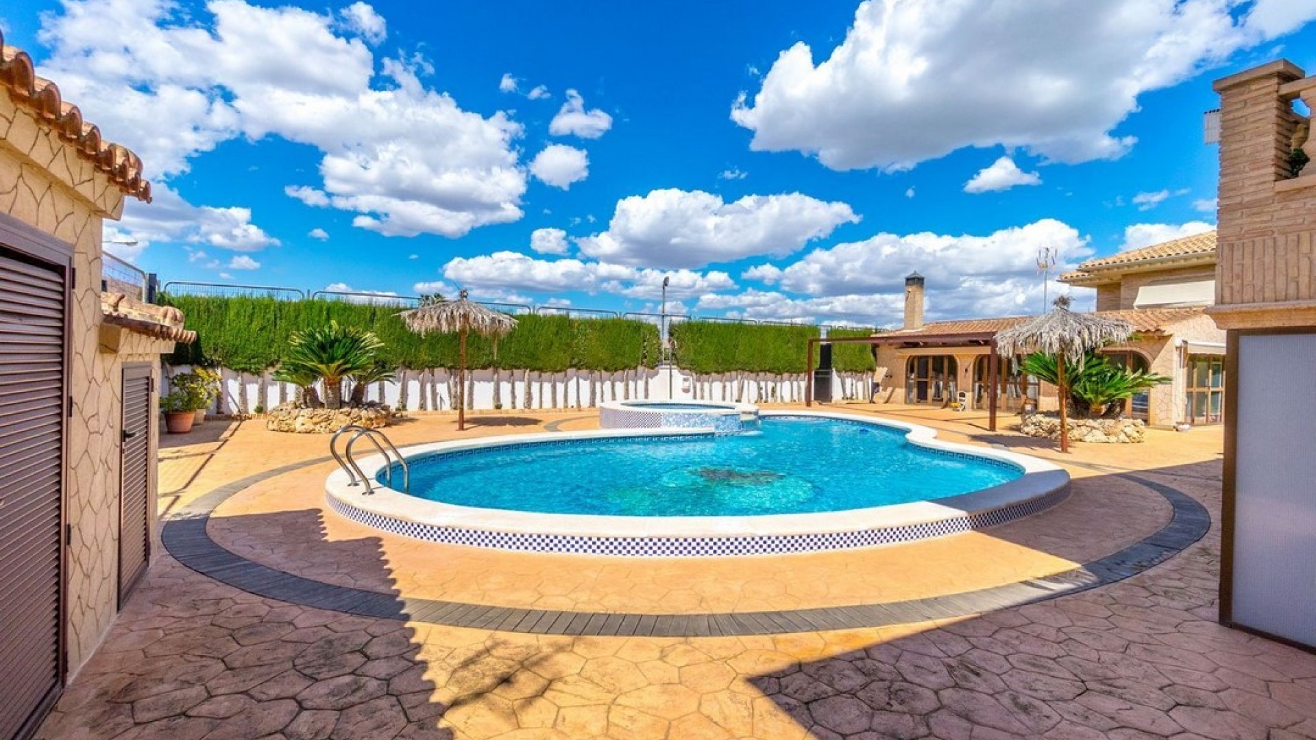 Sprzedaż - Finca nieruchomość wiejska -
Rafal