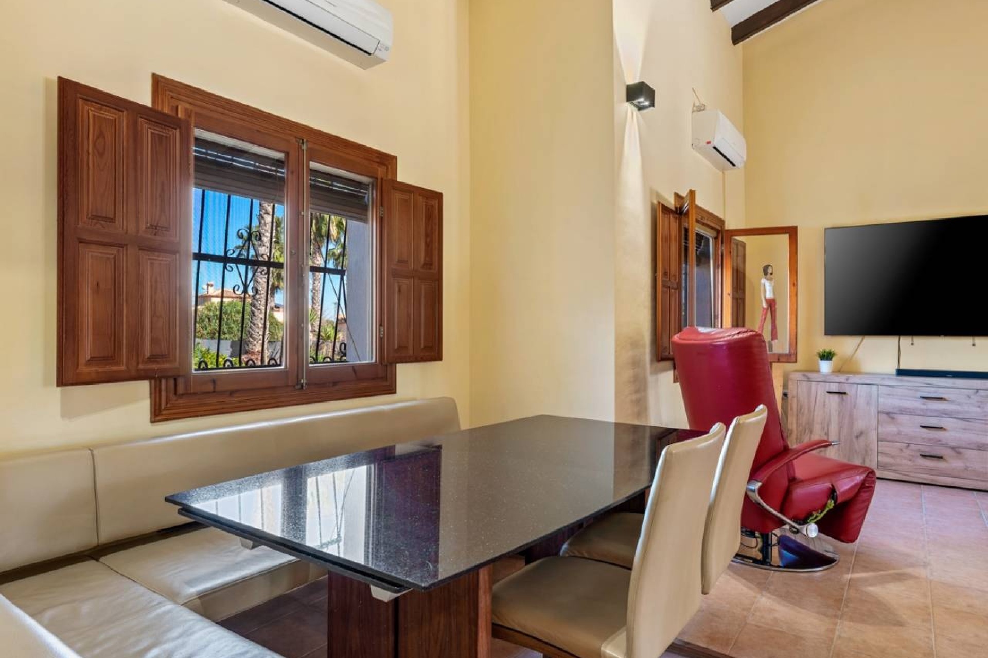 Sprzedaż - Finca nieruchomość wiejska -
Rafal