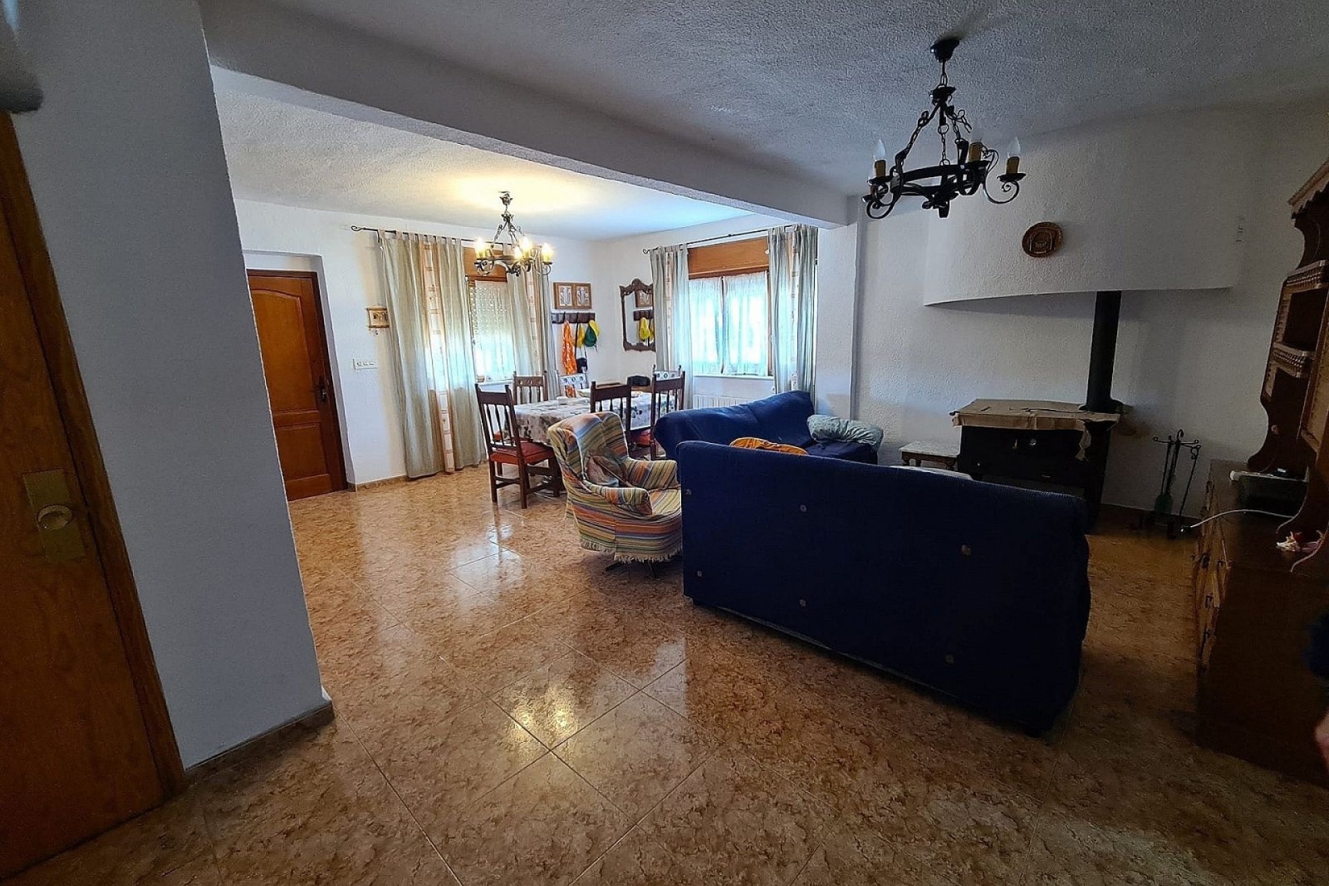 Sprzedaż - Finca nieruchomość wiejska -
Sax - SAX