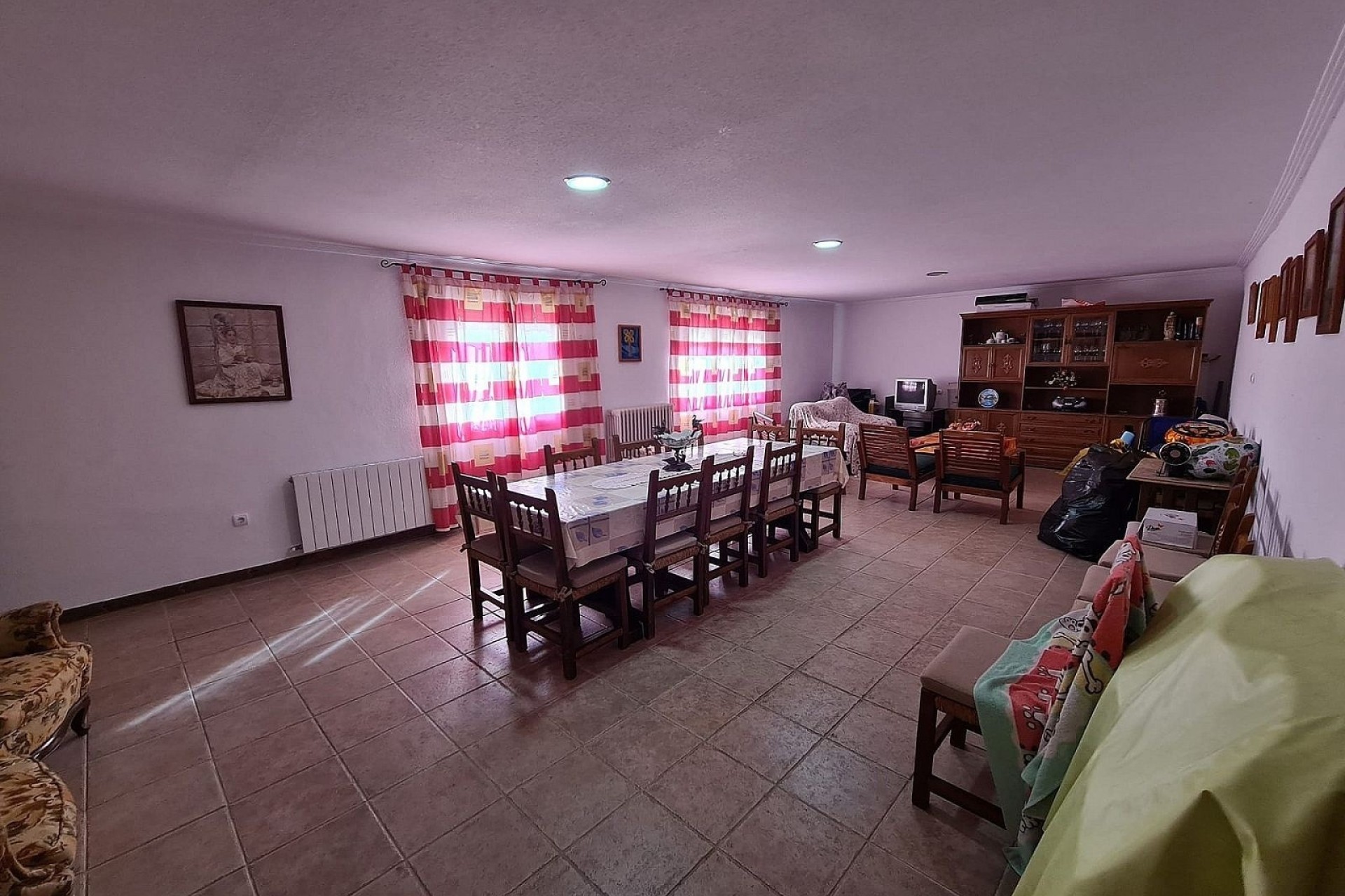 Sprzedaż - Finca nieruchomość wiejska -
Sax - SAX