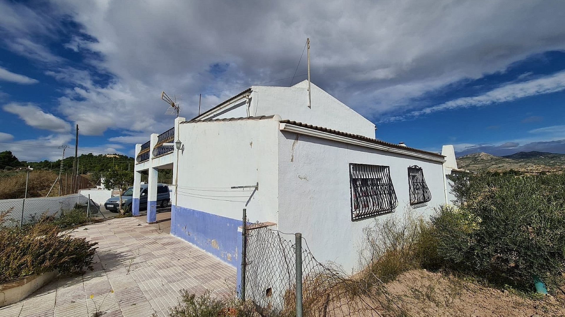 Sprzedaż - Finca nieruchomość wiejska -
SAX