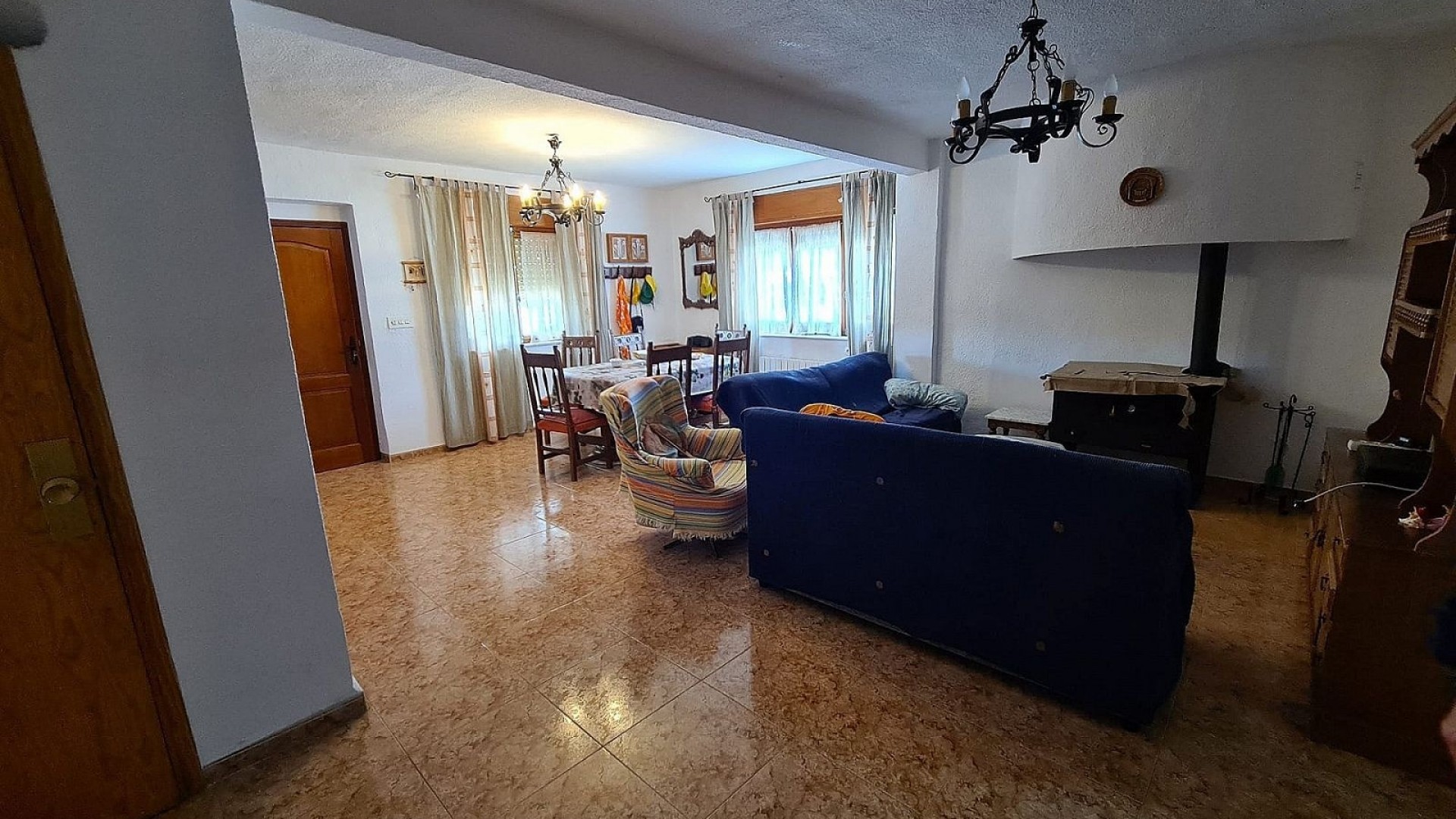 Sprzedaż - Finca nieruchomość wiejska -
SAX