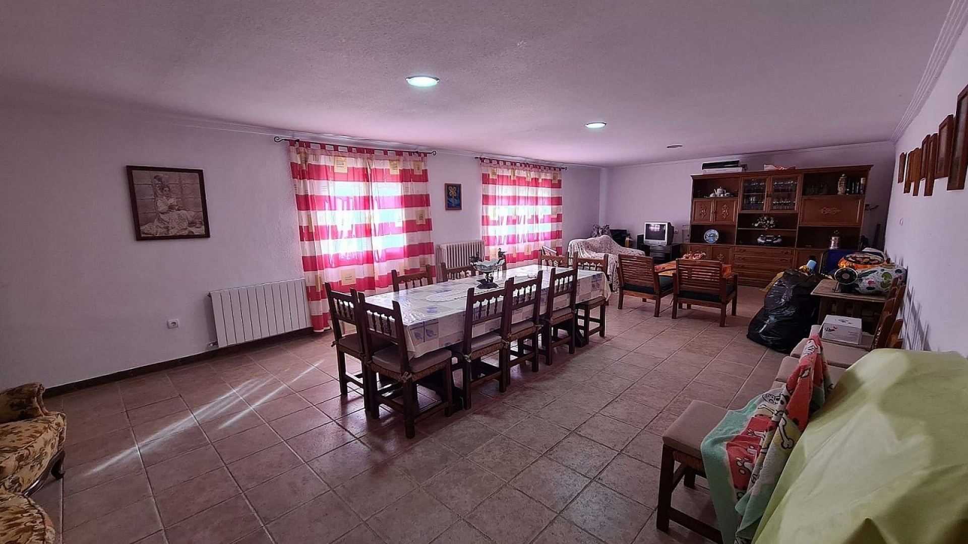 Sprzedaż - Finca nieruchomość wiejska -
SAX