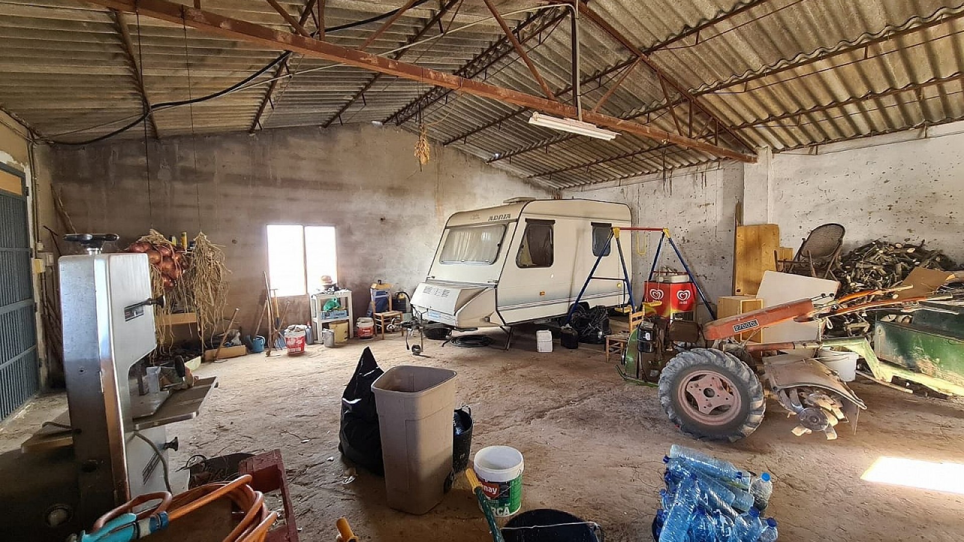 Sprzedaż - Finca nieruchomość wiejska -
SAX