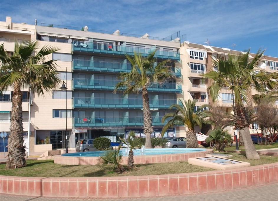Sprzedaż - Mieszkanie w bloku -
Torrevieja - Playa del Cura