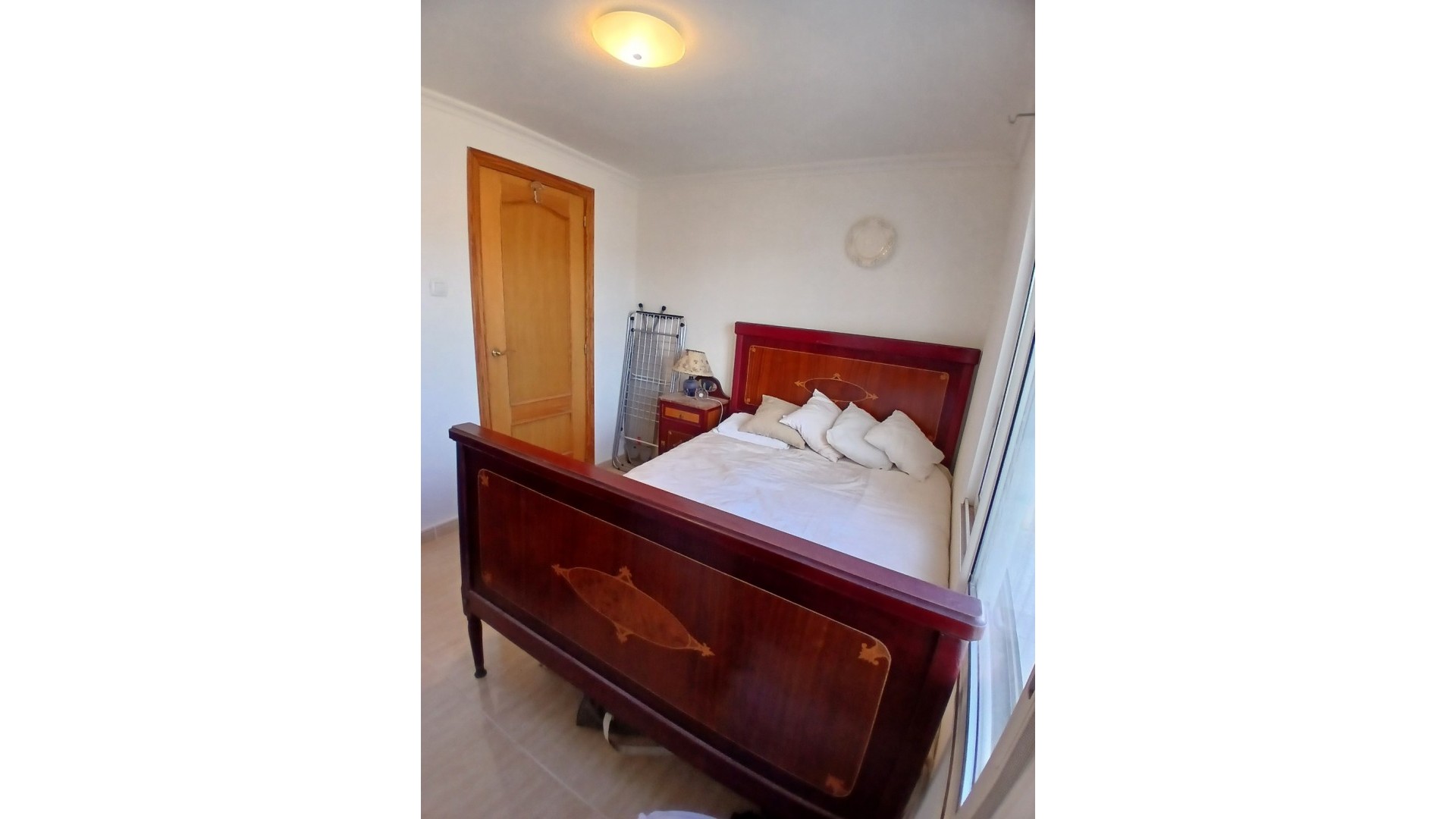 Sprzedaż - Nieruchomość jeździecka -
Monóvar