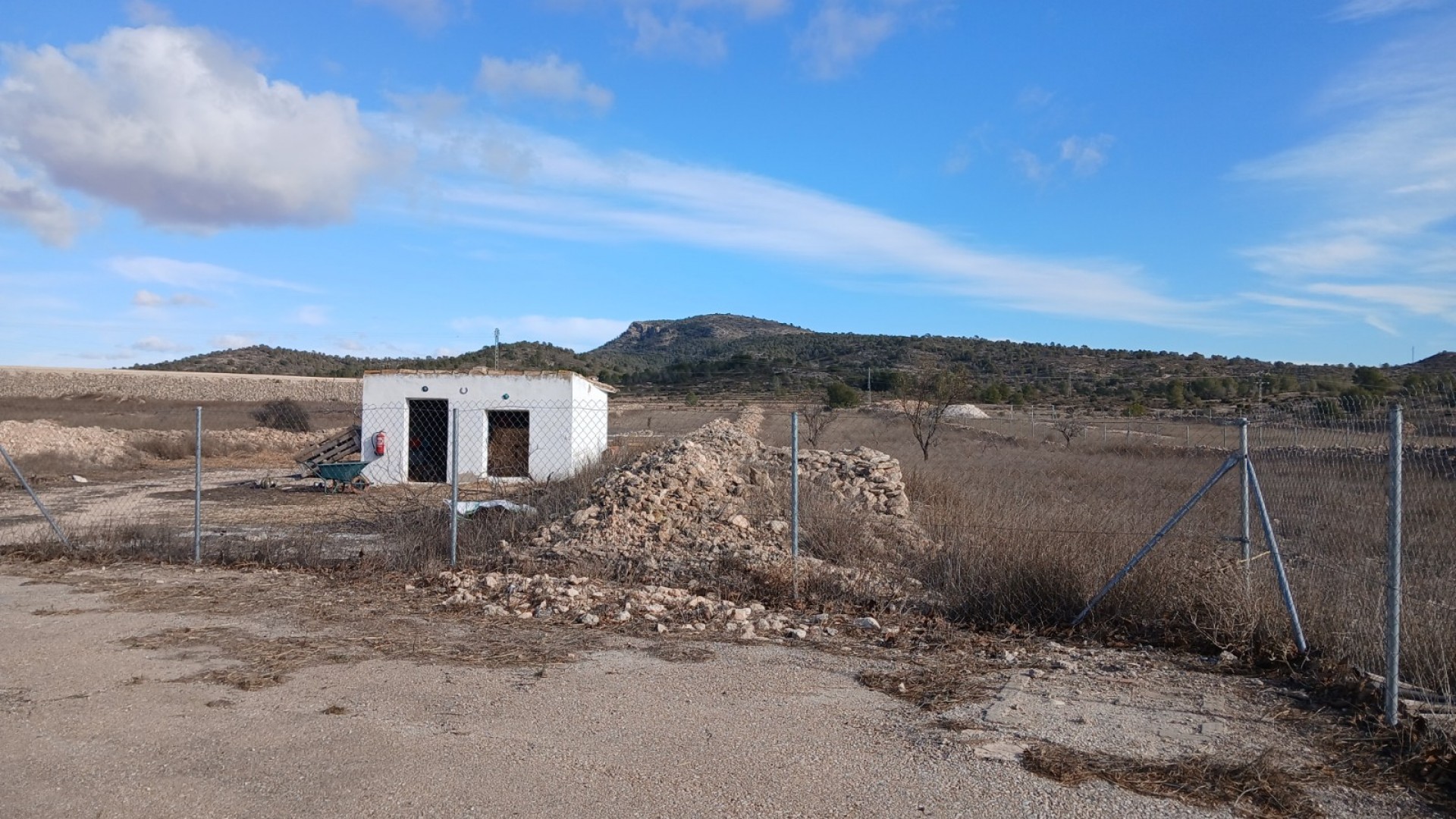 Sprzedaż - Nieruchomość jeździecka -
Monóvar