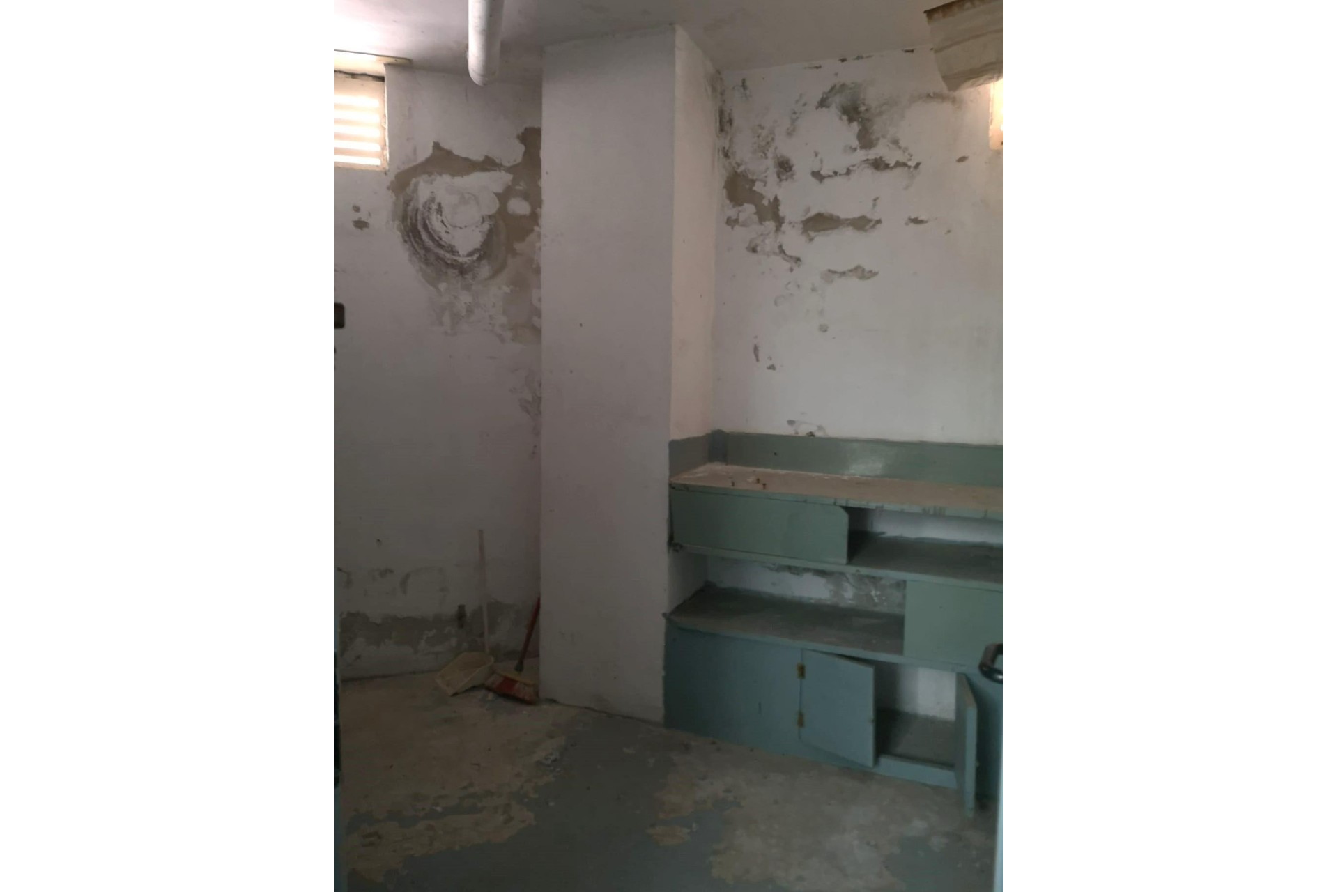 Sprzedaż - Pomieszczenie gospodarcze -
Torrevieja - Estacion de autobuses