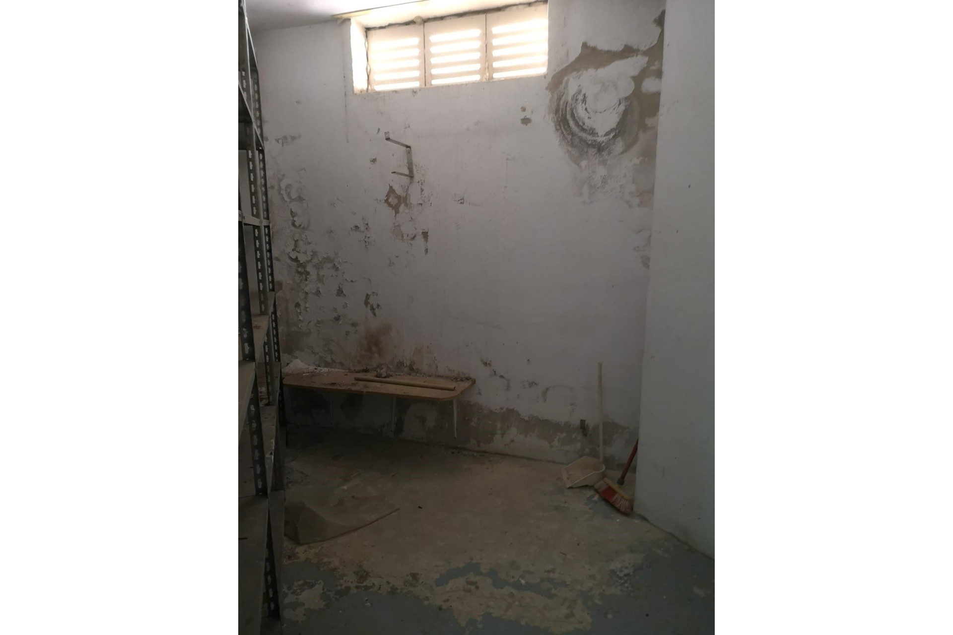 Sprzedaż - Pomieszczenie gospodarcze -
Torrevieja - Estacion de autobuses