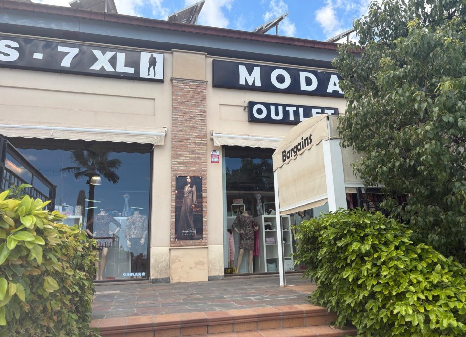 Sprzedaż - Reklama w telewizji -
Algorfa - La Finca Golf