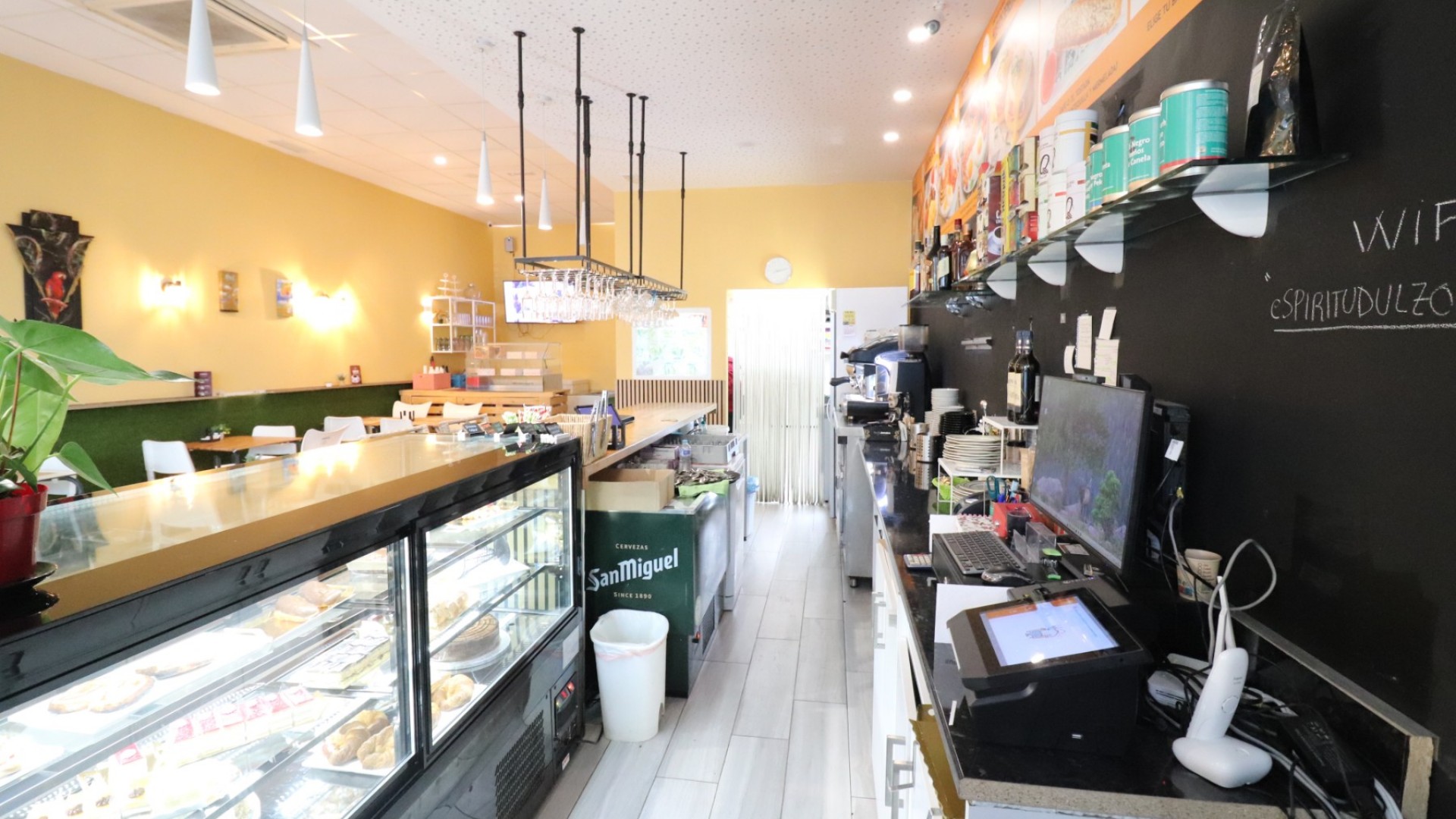 Sprzedaż - Reklama w telewizji -
Benijofar - Benijofar - Village