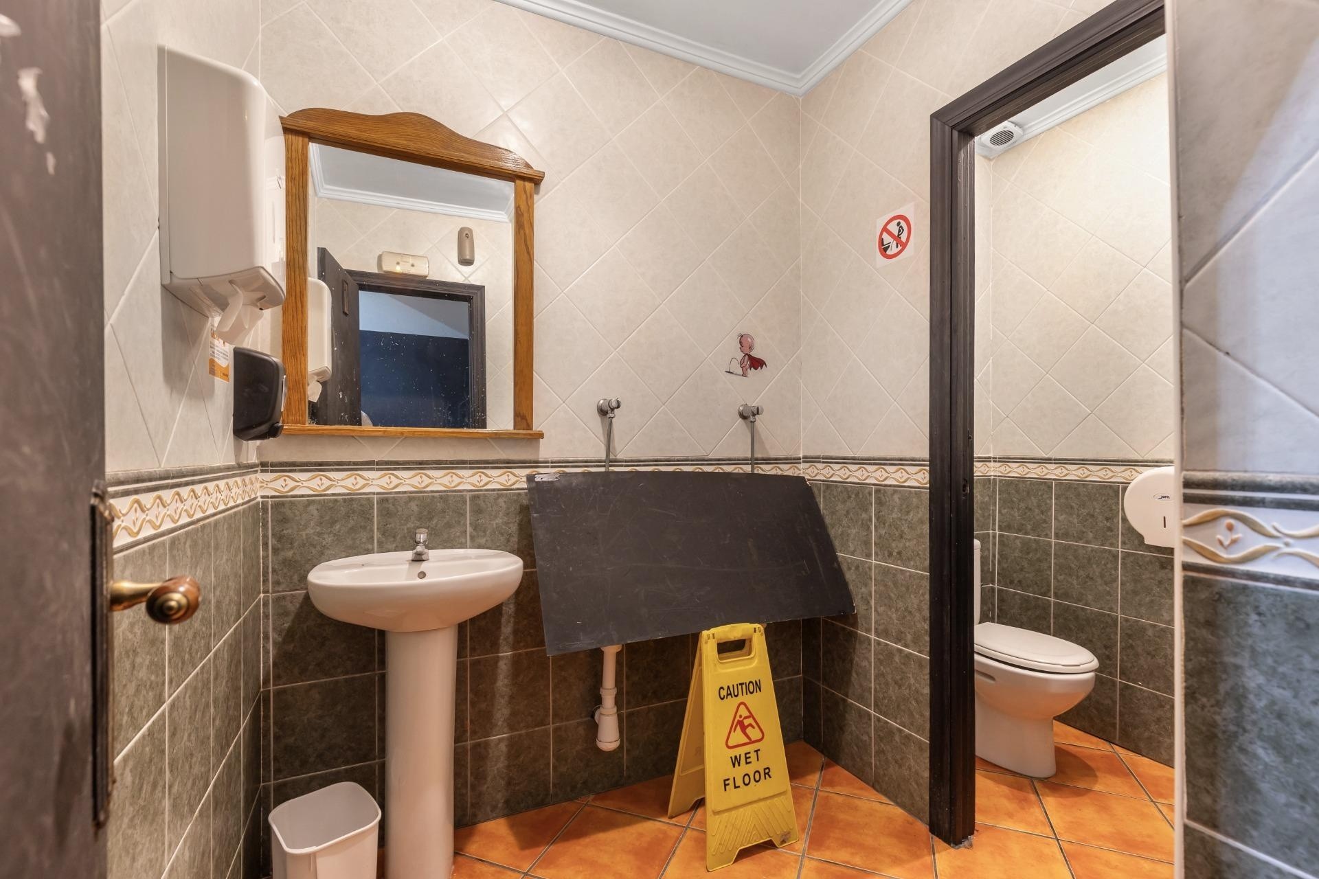 Sprzedaż - Reklama w telewizji -
Torrevieja - Estacion de autobuses