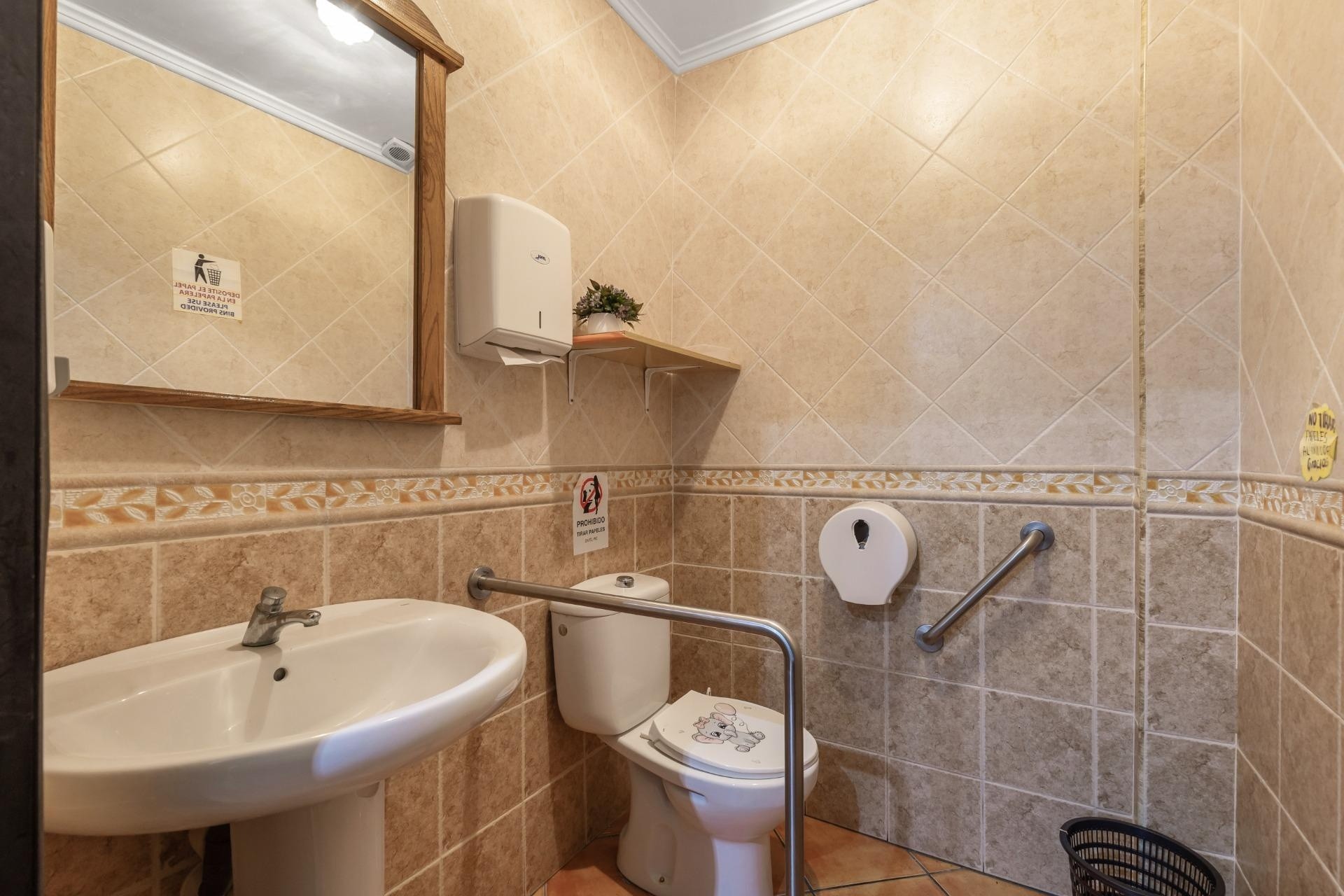 Sprzedaż - Reklama w telewizji -
Torrevieja - Estacion de autobuses