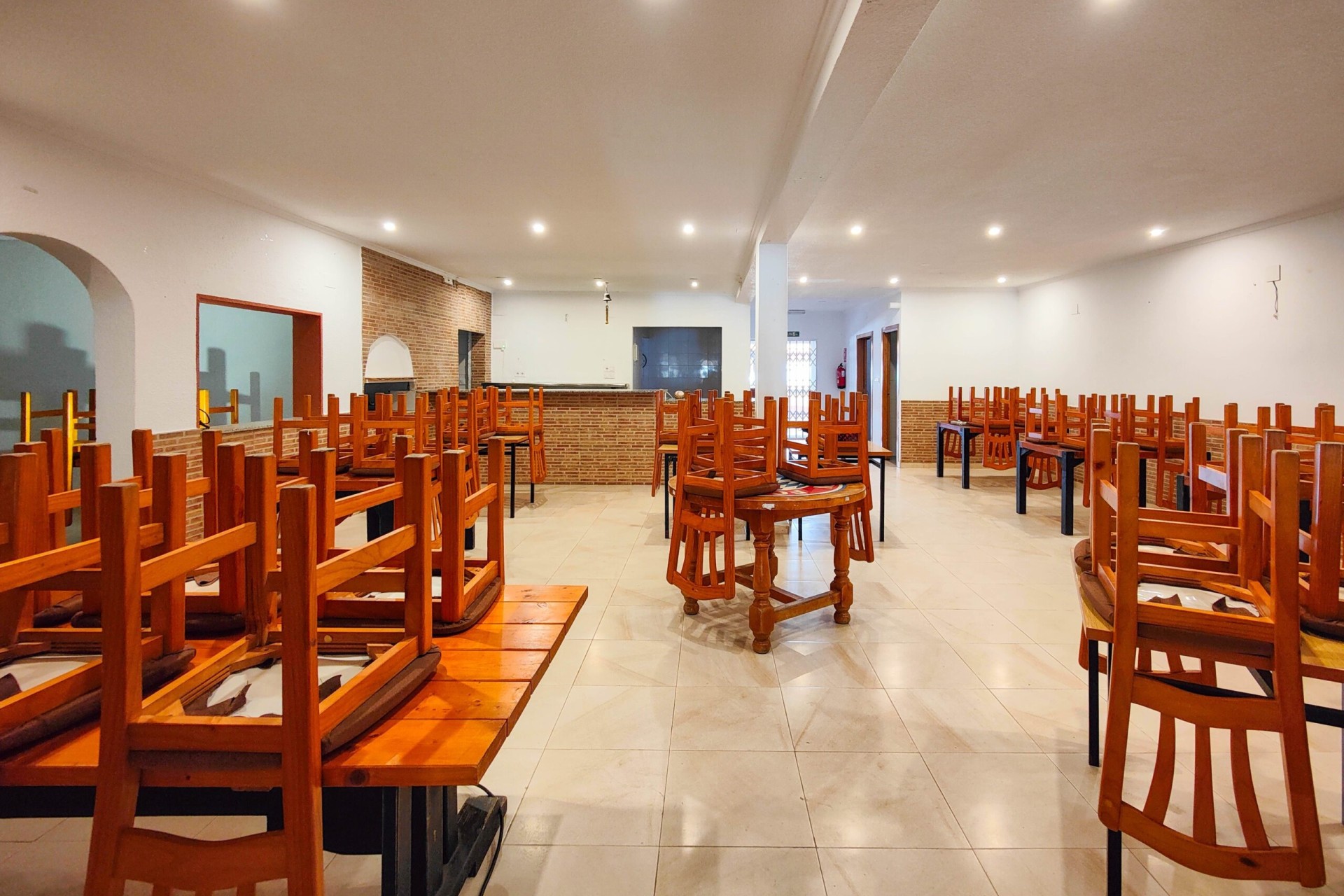 Sprzedaż - Reklama w telewizji -
Torrevieja - La Siesta - El Salado - Torreta