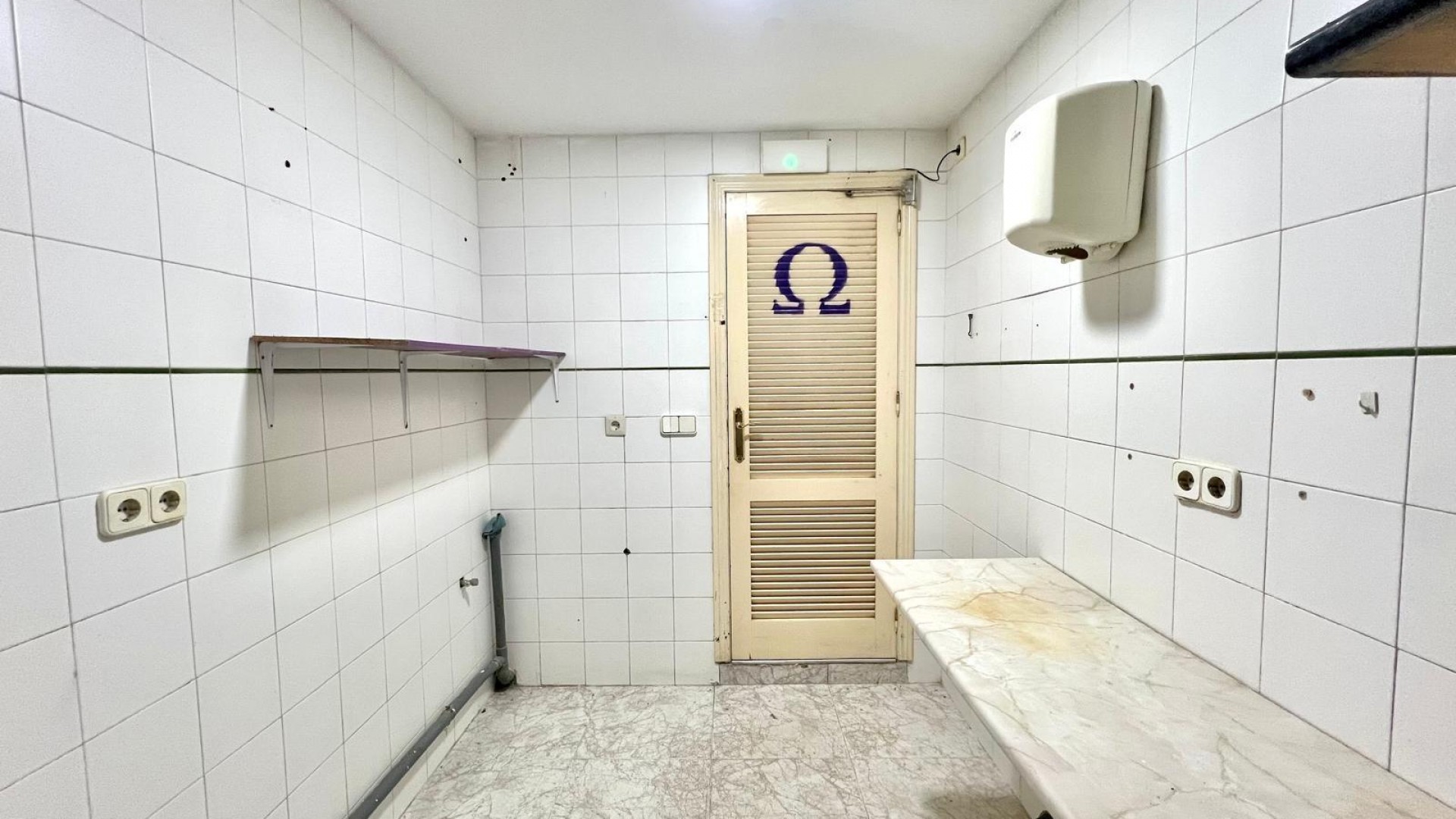 Sprzedaż - Reklama w telewizji -
Torrevieja - Playa de los Naufragos